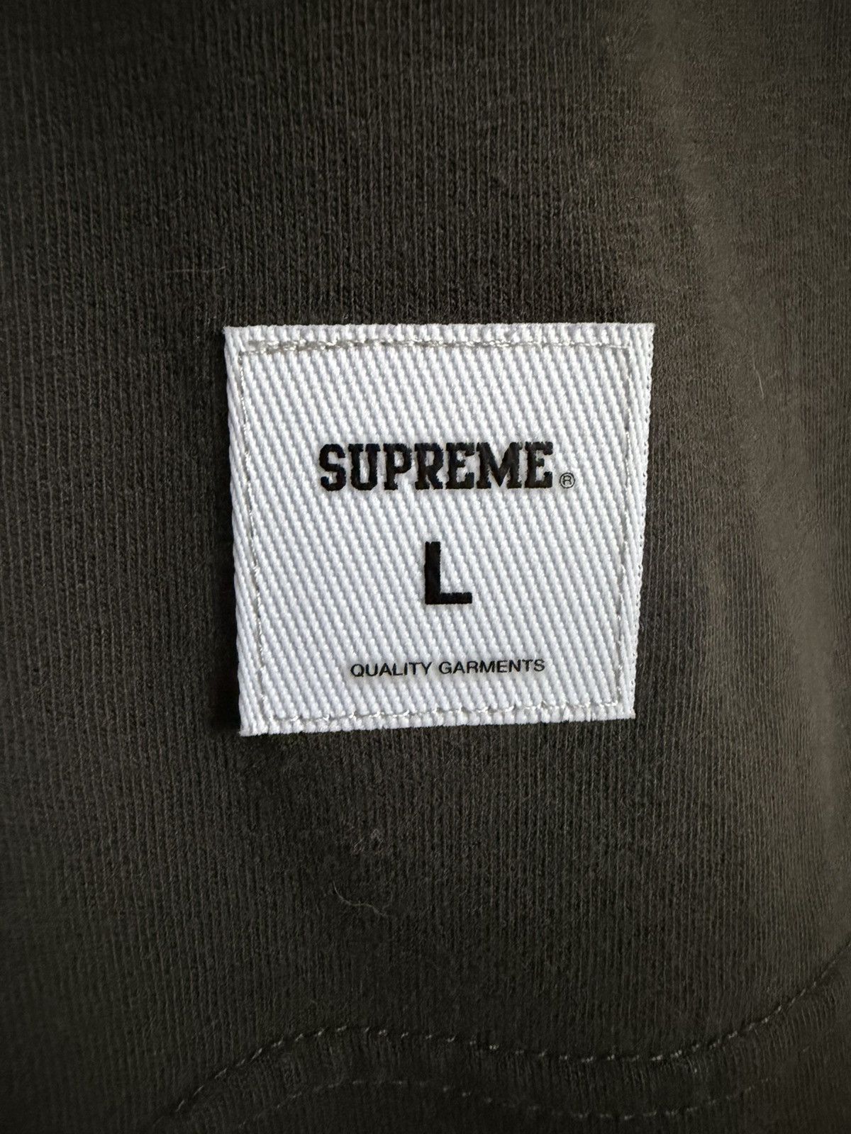 Supreme Supreme Cracked Spellout S/S Top Size US L / EU 52-54 / 3 - 3 Thumbnail