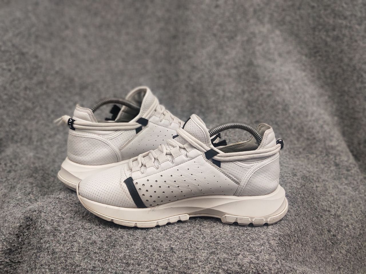 Givenchy Givenchy spectre runner sneakers leather Logo Zip Shoes Size US 8.5 / IT 38.5 - 12 Thumbnail