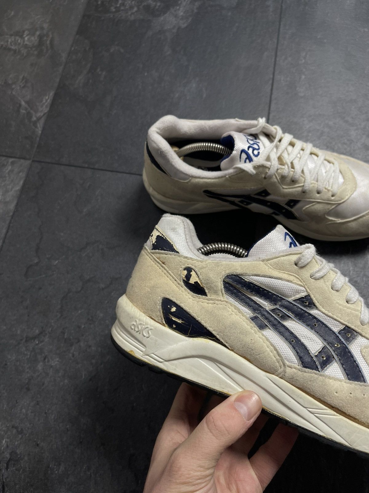 Asics Vintage 90s ASICS Gel Trainer Shoes Sneakers Hype Y2k Size US 7 / EU 40 - 2 Thumbnail