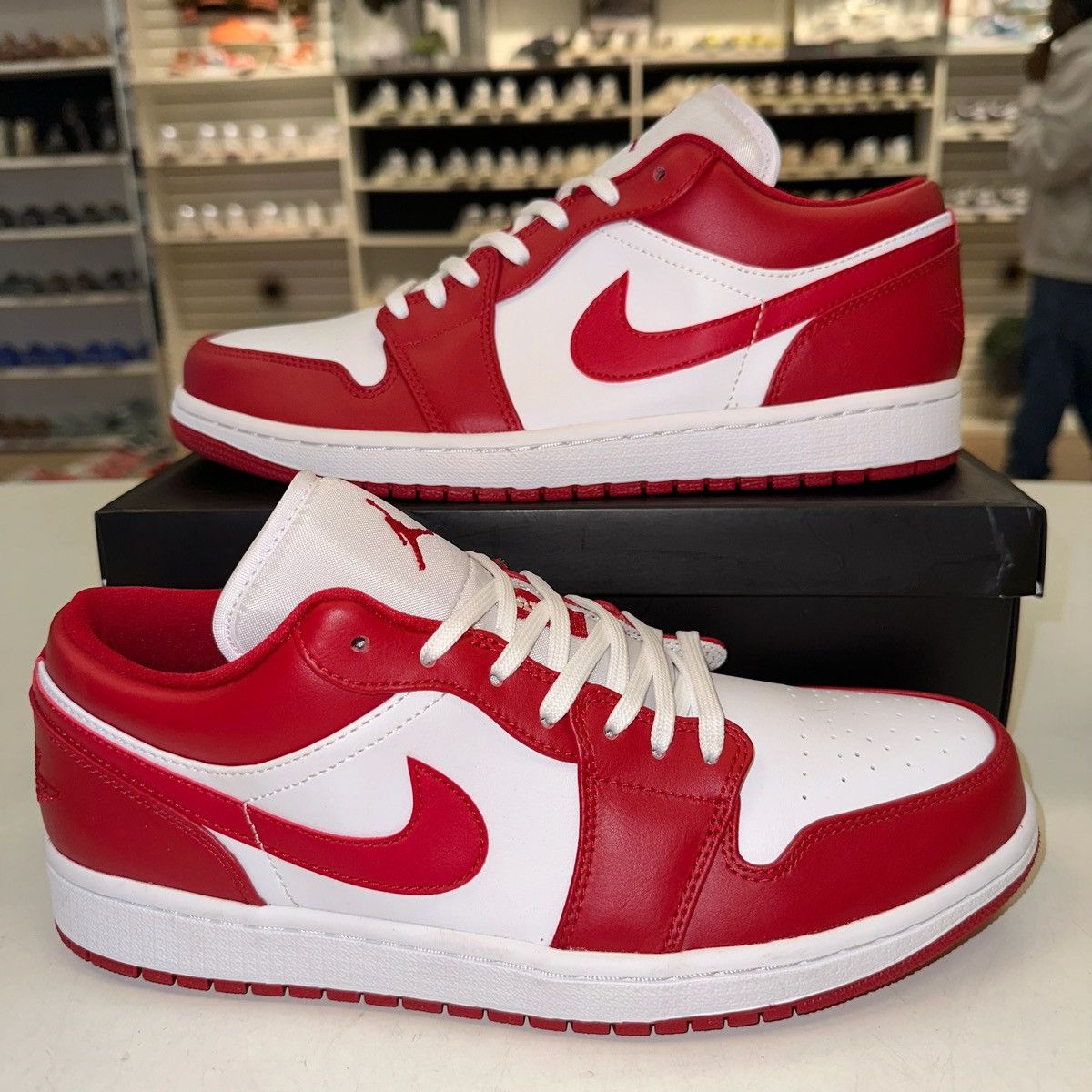 Jordan Brand Size 10 - Air Jordan 1 Gym Red - 553558-611 Size US 10 / EU 43 - 1 Thumbnail