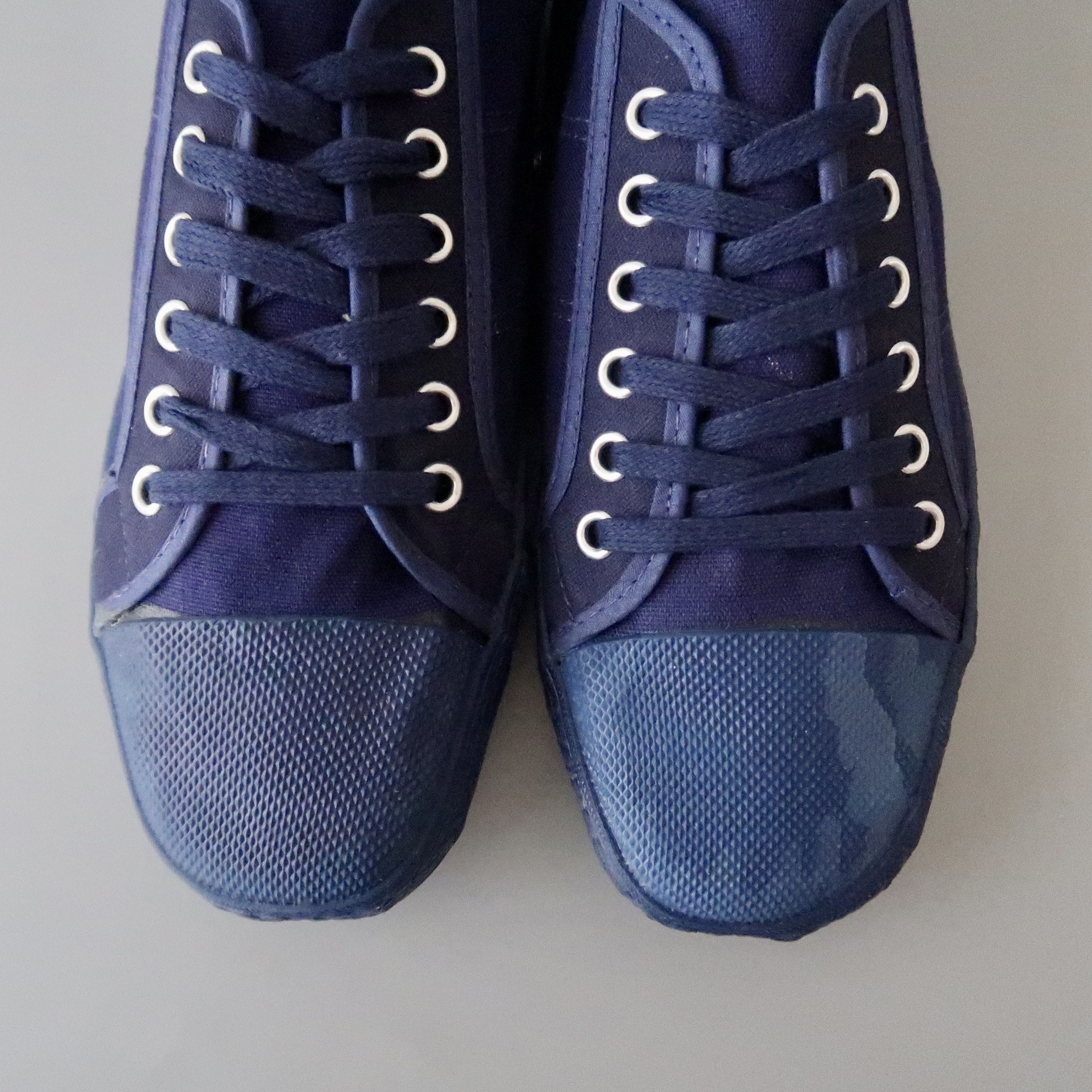 Vintage DEADSTOCK, VTG 1970s Swedish Army gym trainers size 40 Size US 7 / EU 40 - 11 Thumbnail