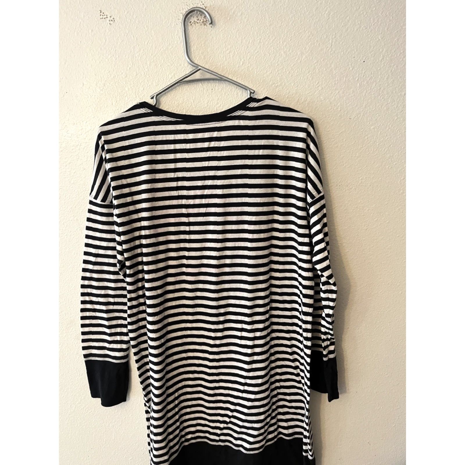 Victoria's Secret Vicki ria's Secret Sleep Women's M Black White Striped Long Sleeve Crush Graphic Shirt Size M / US 6-8 / IT 42-44 - 3 Thumbnail