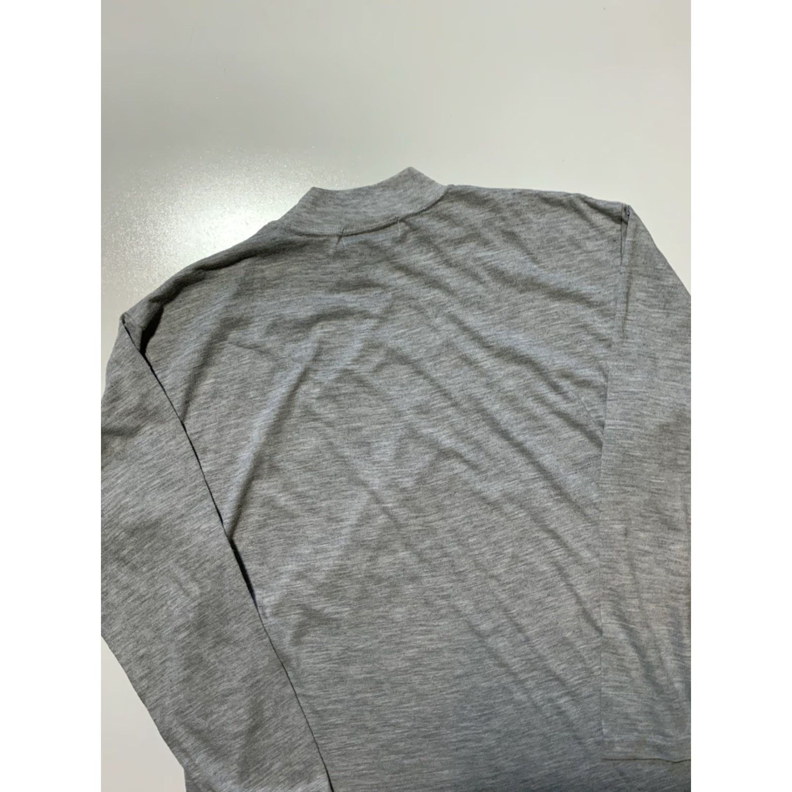 Hang Ten VINTAGE Hang Ten T-Shirt Gray Footprint Mock Neck L/S 80s Made In Japan S Mens Girls? Size US S / EU 44-46 / 1 - 5 Thumbnail