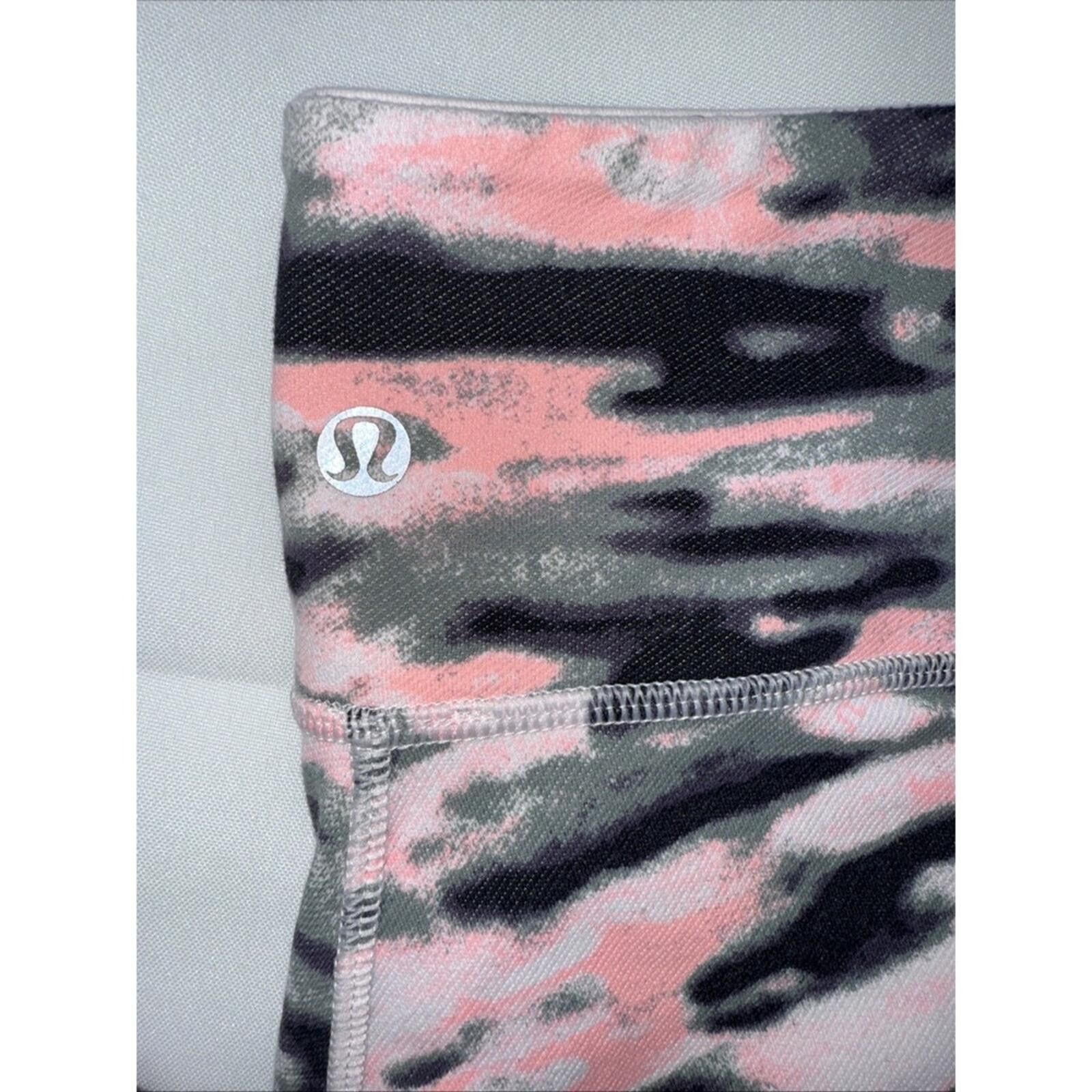 Lululemon Lululemon Pink Black Gray Camo Leggings Size 30" / US 8 / IT 44 - 2 Thumbnail