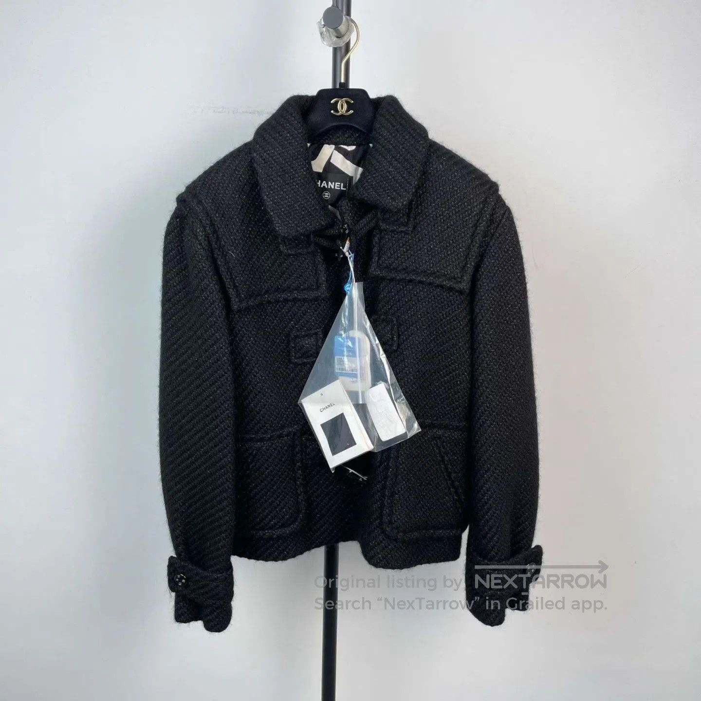 Chanel Chanel 21B Black Horn Button Hooded Tweed Coat. Size S / US 4 / IT 40 - 1 Thumbnail