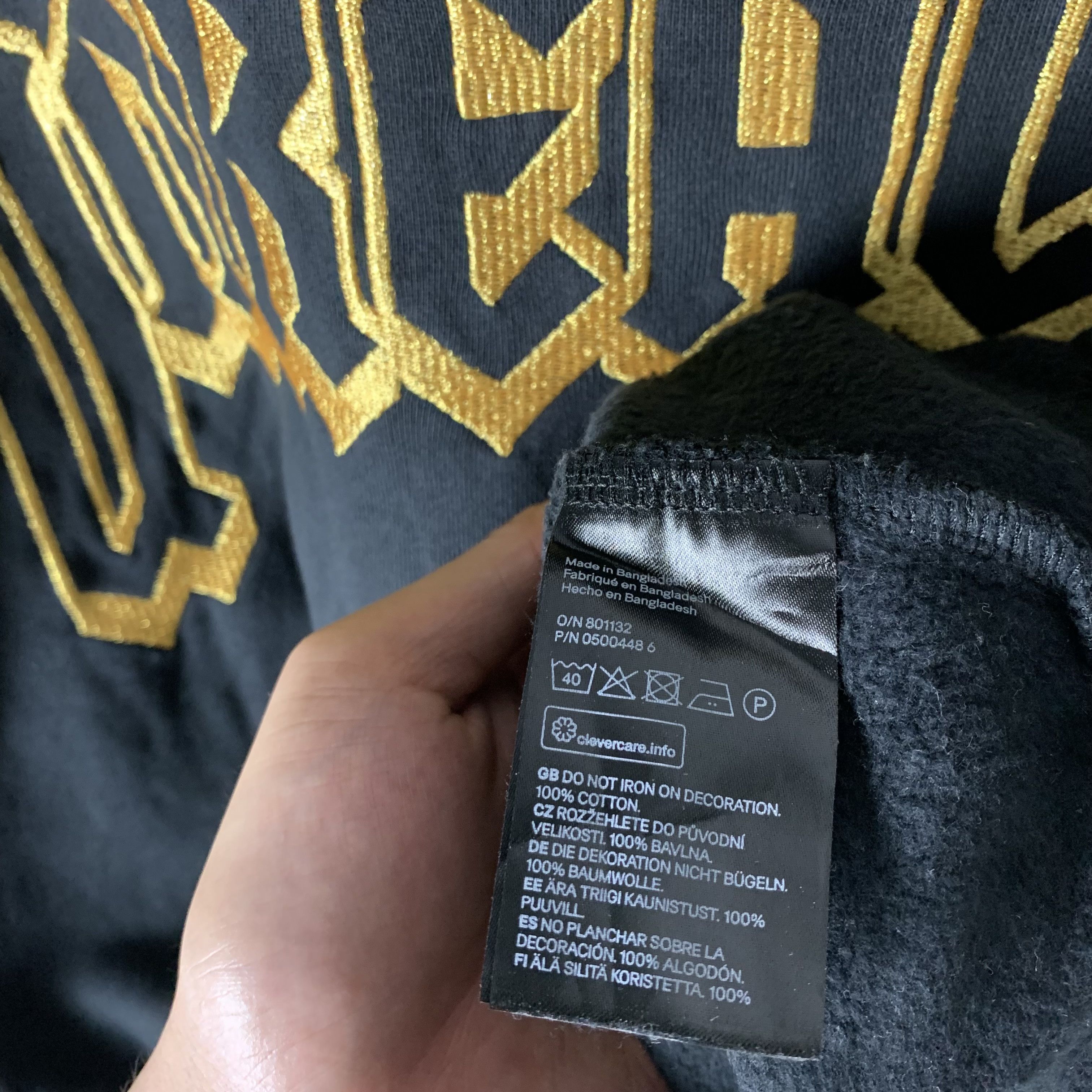 H&M H&M Unreality Embroidery Sweatshirt Crewneck Size US M / EU 48-50 / 2 - 5 Thumbnail