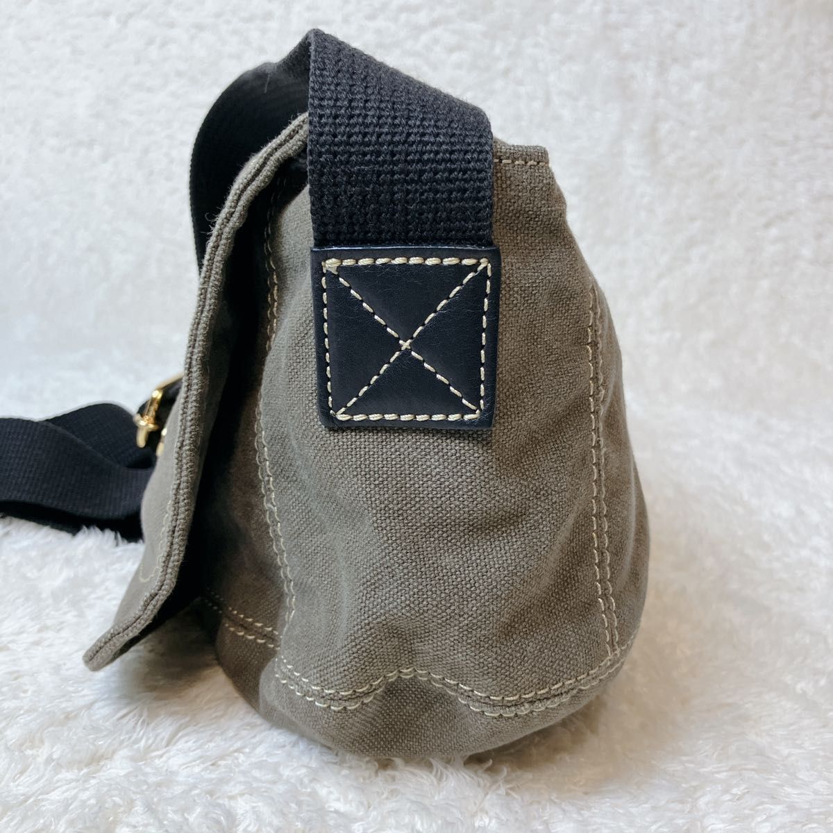 Vivienne Westwood Orb Badge Shoulder Bag Size ONE SIZE - 3 Thumbnail