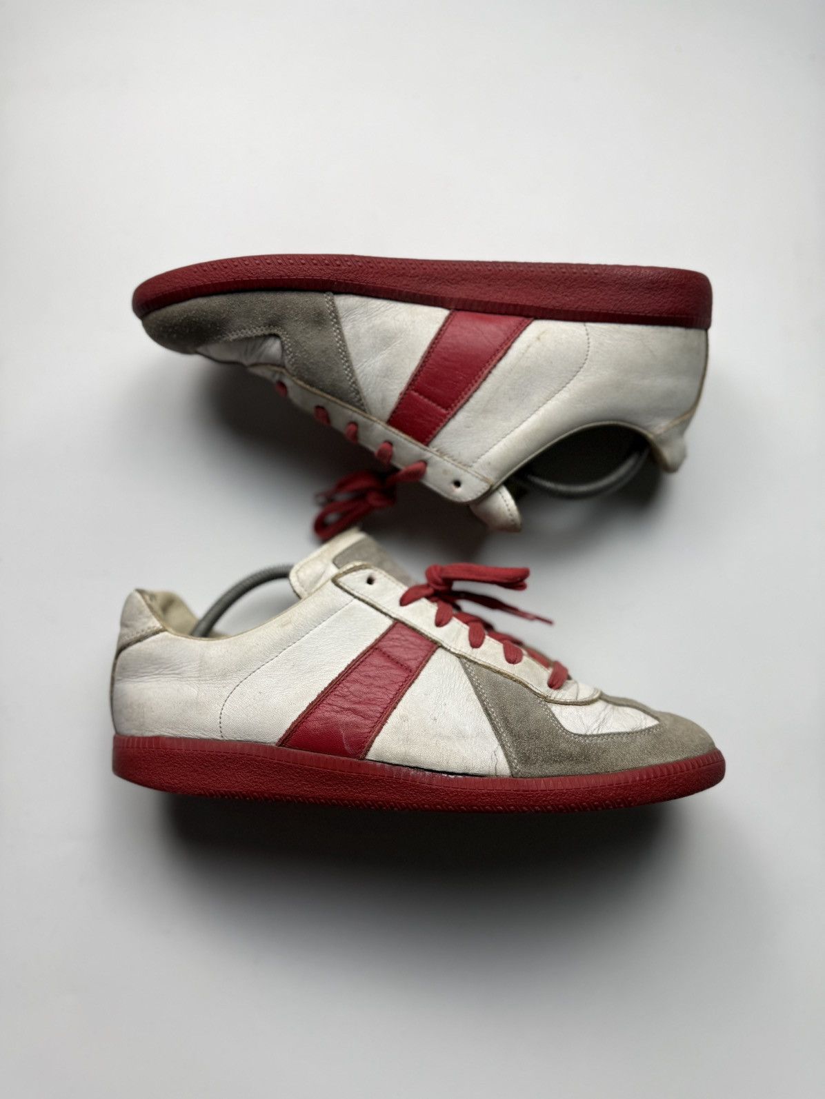 Maison Margiela Maison Margiela Gats White Red Size US 9 / EU 42 - 1 Thumbnail