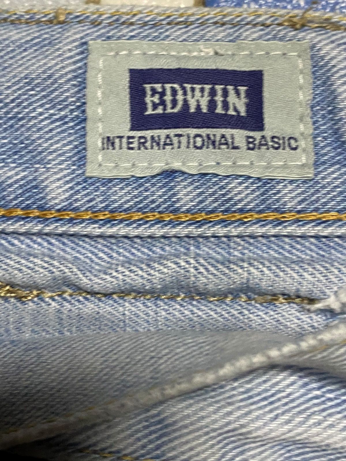 Edwin Vintage Japanese Brand Edwin Faded Light Blue Loose Jeans Size US 35 - 13 Thumbnail