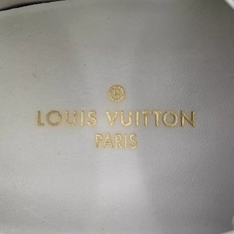 Louis Vuitton Louis Vuitton White Velcro Round Toe Lace Up Board Sneaker Size US 5.5 / IT 35.5 - 7 Thumbnail