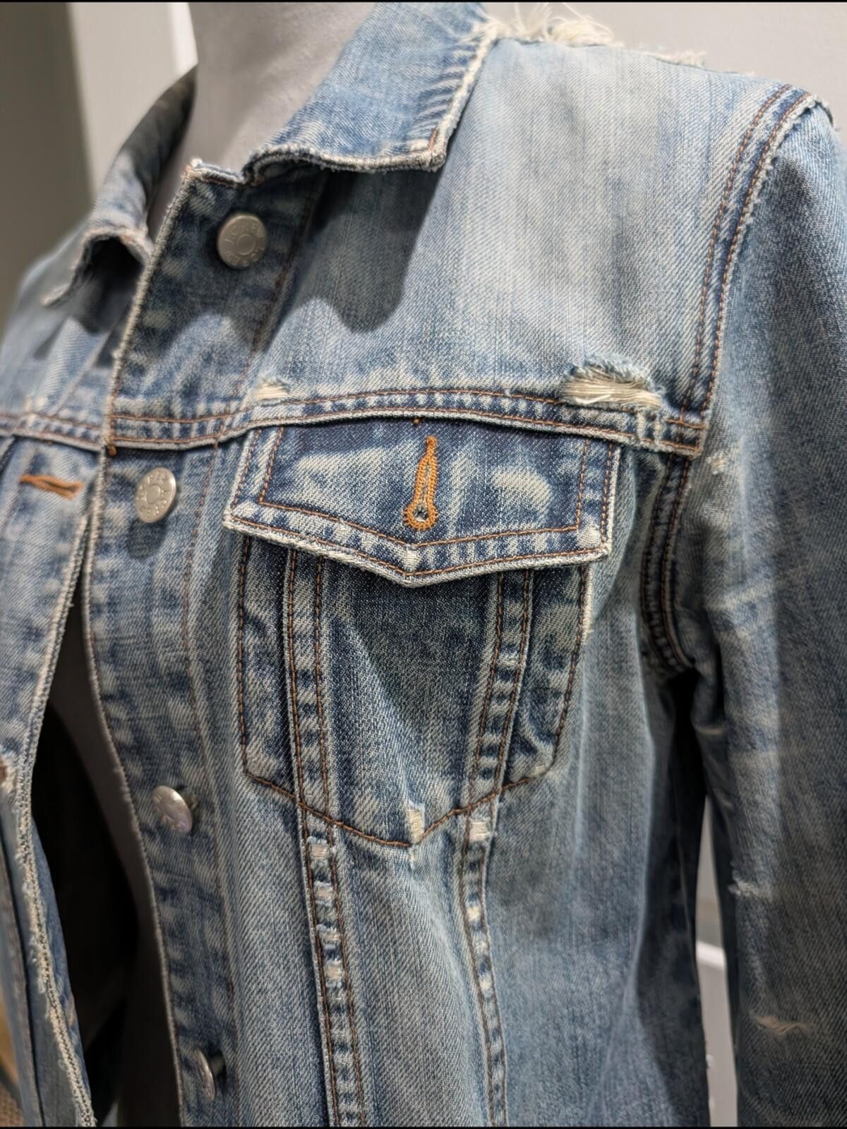J.Crew J. Crew Light Wash Distressed Denim Jacket Size S / US 4 / IT 40 - 3 Thumbnail