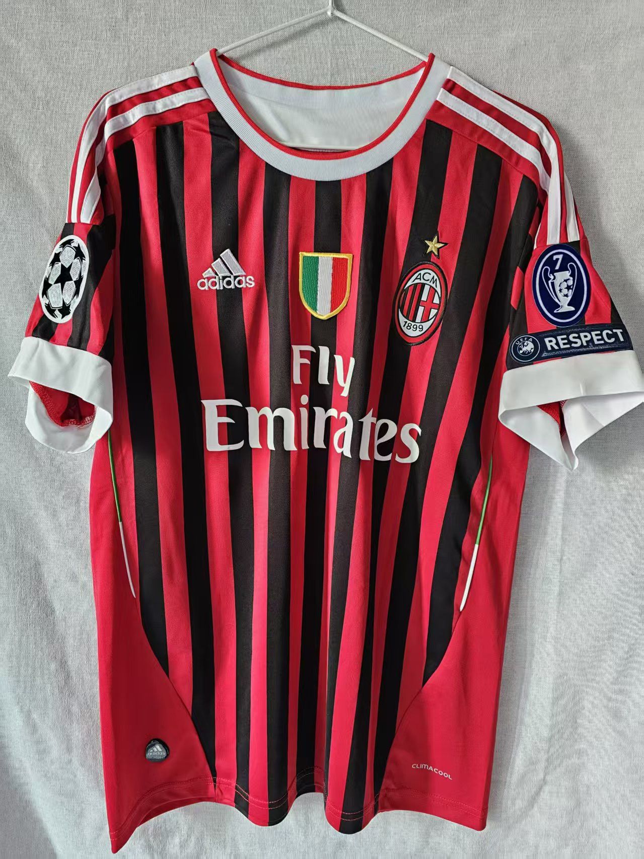 Other 2011 2012 AC Milan #11 Ibrahimović Jersey Home Size US S / EU 44-46 / 1 - 2 Thumbnail