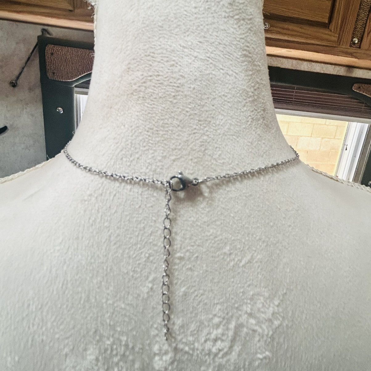 Handmade Handcrafted repurpose pink stone chandelier pendant necklace Size ONE SIZE - 4 Thumbnail