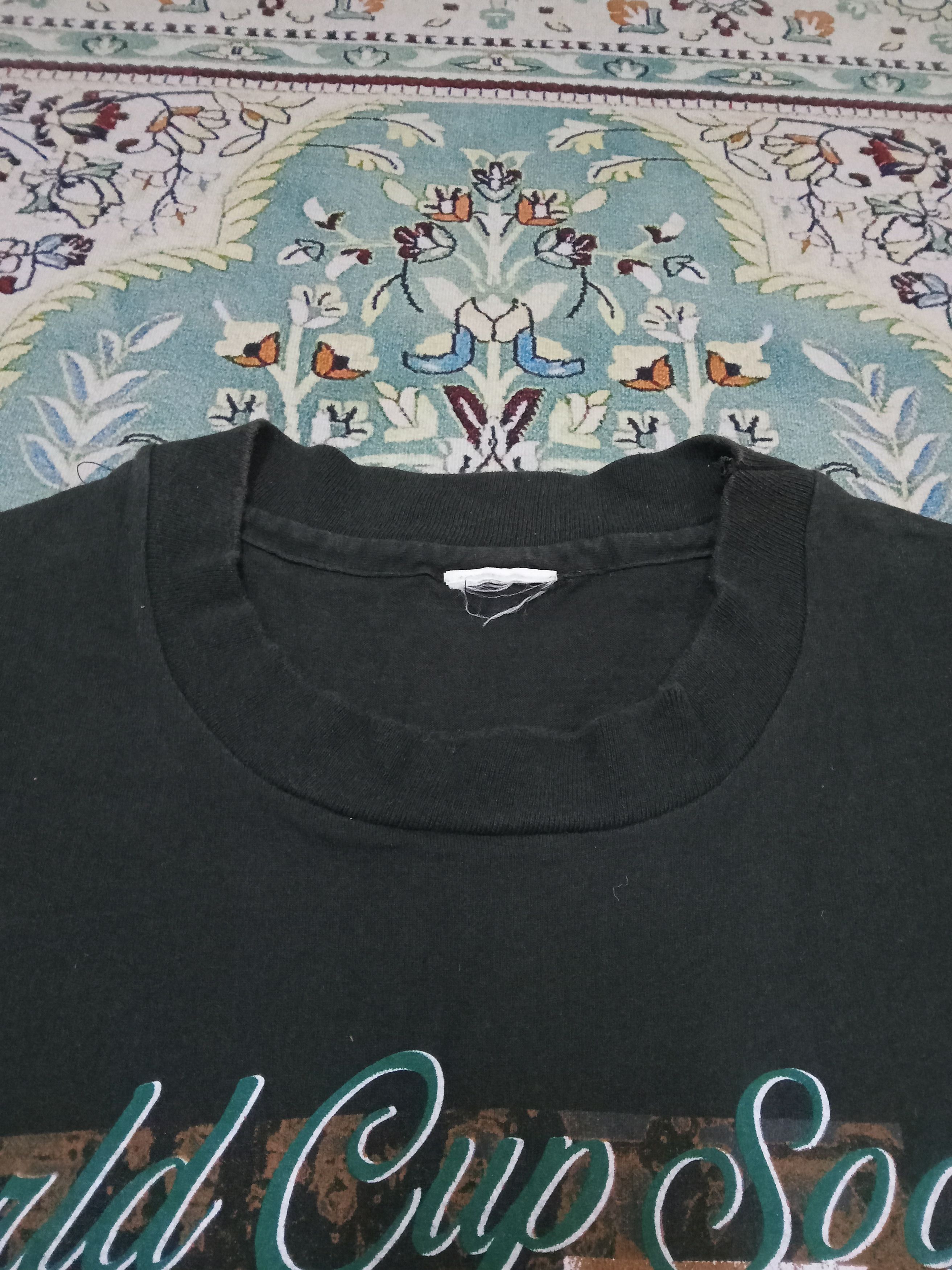Vintage Vintage World Cup USA 94 Rare Design T Shirt Size US L / EU 52-54 / 3 - 4 Thumbnail