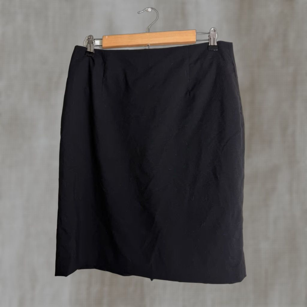 Banana Republic Banana Republic Skirt Women 8 Black Polyester Knee Length Straight Pencil 30x21 Regular Mens Womens Girls Size 30" / US 8 / IT 44 - 1 Thumbnail