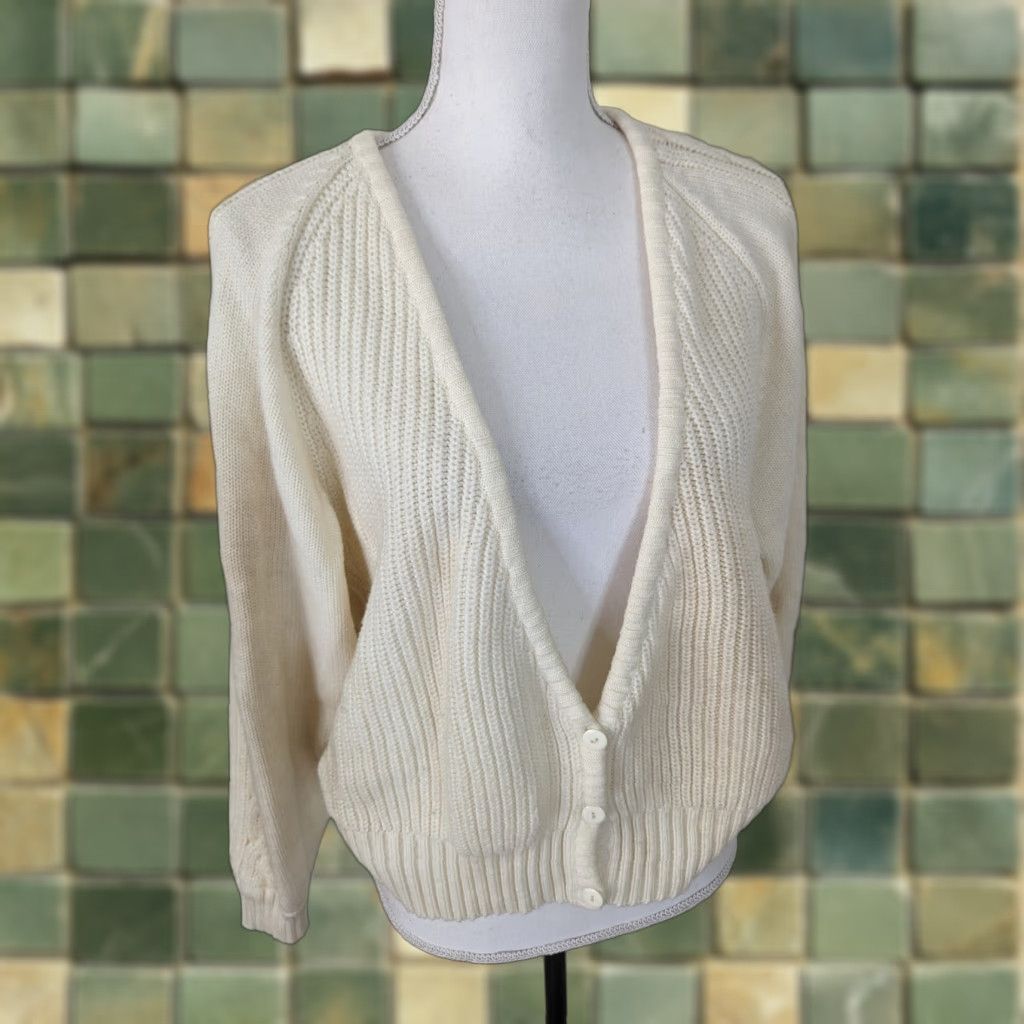 Vintage VINTAGE Cream Cable Knit Button Cardigan Sweater Women's Small S6W Size S / US 4 / IT 40 - 1 Thumbnail