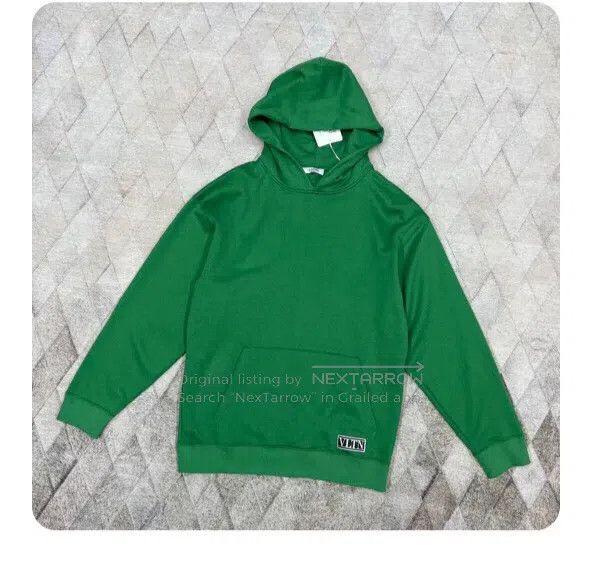 Valentino Valentino Autumn and winter new badge logo hooded sweatshi Size US M / EU 48-50 / 2 - 1 Thumbnail