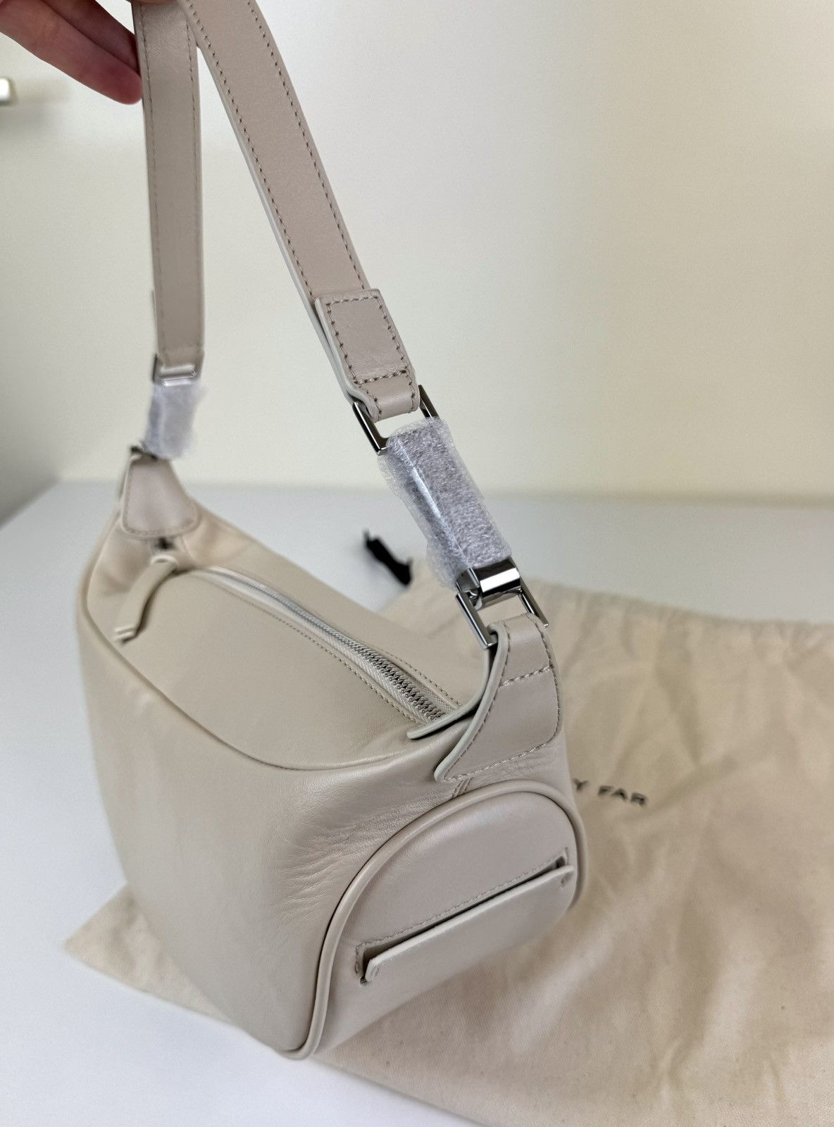By Far By Far Amy Leather Beige Nude Shoulders Bum Waist Bag Ivory Size ONE SIZE - 10 Thumbnail