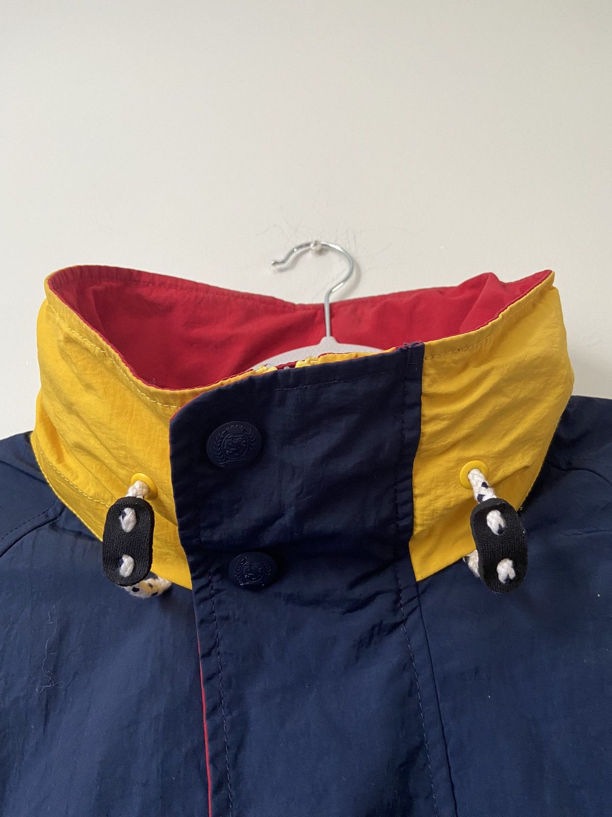 Tommy Hilfiger 1990s Tommy Hilfiger Sailing Spellout Windbreaker Jacket Size US L / EU 52-54 / 3 - 8 Thumbnail