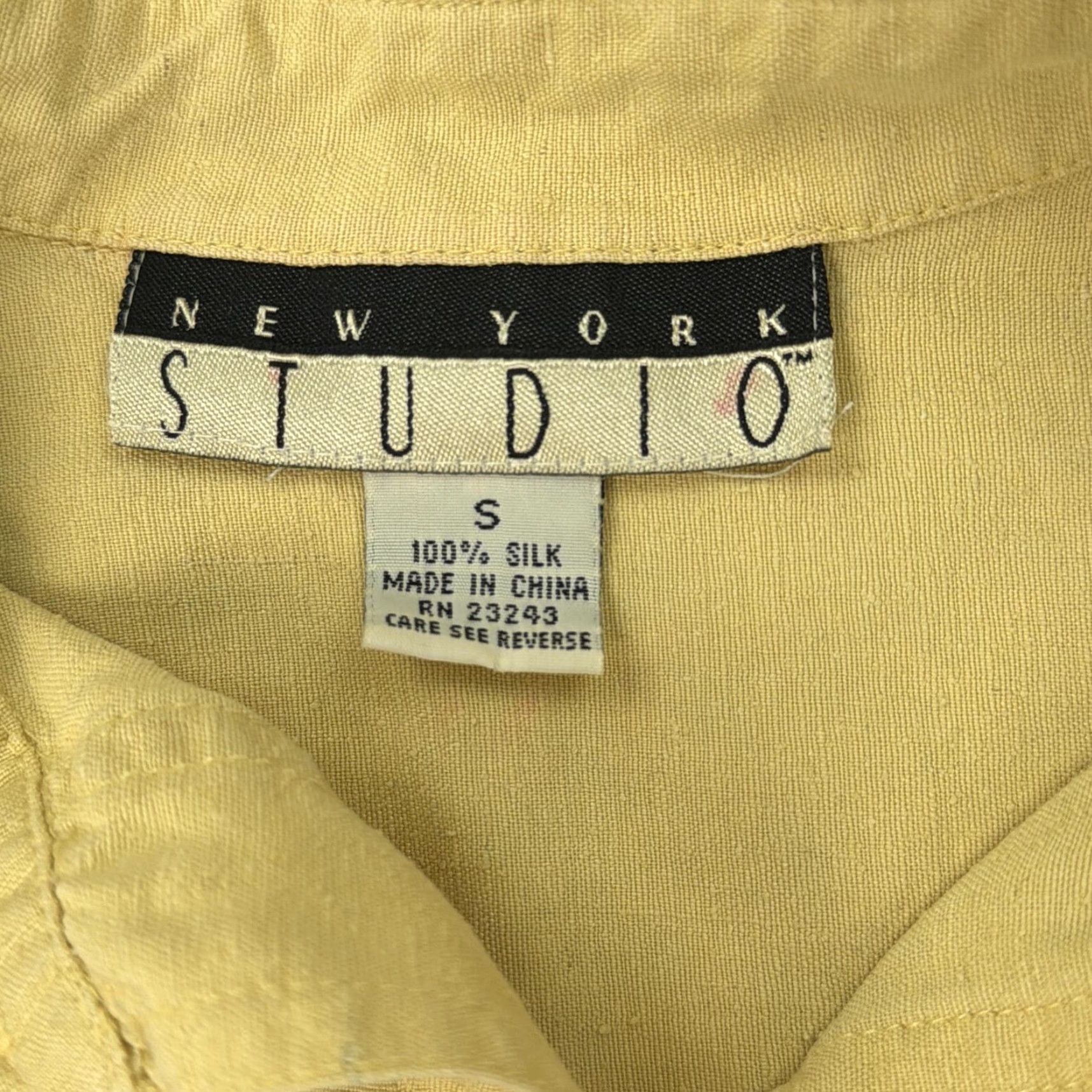 Vintage VINTAGE New York Studio Shirt Womens Small Yellow 100% Silk Button Front Utility Top Size S / US 4 / IT 40 - 5 Thumbnail