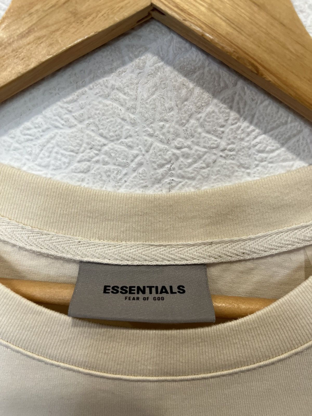 Fear of God Fear Of God Essentials Beige T Shirt Tee Size US S / EU 44-46 / 1 - 3 Thumbnail