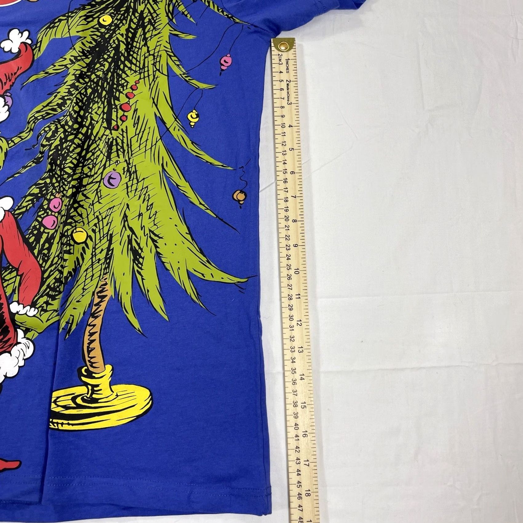 Vintage NWT Dr Seuss Sz M T-Shirt How The Grinch Stole Christmas 2022 AOP Wrap Graphic Size US M / EU 48-50 / 2 - 5 Thumbnail