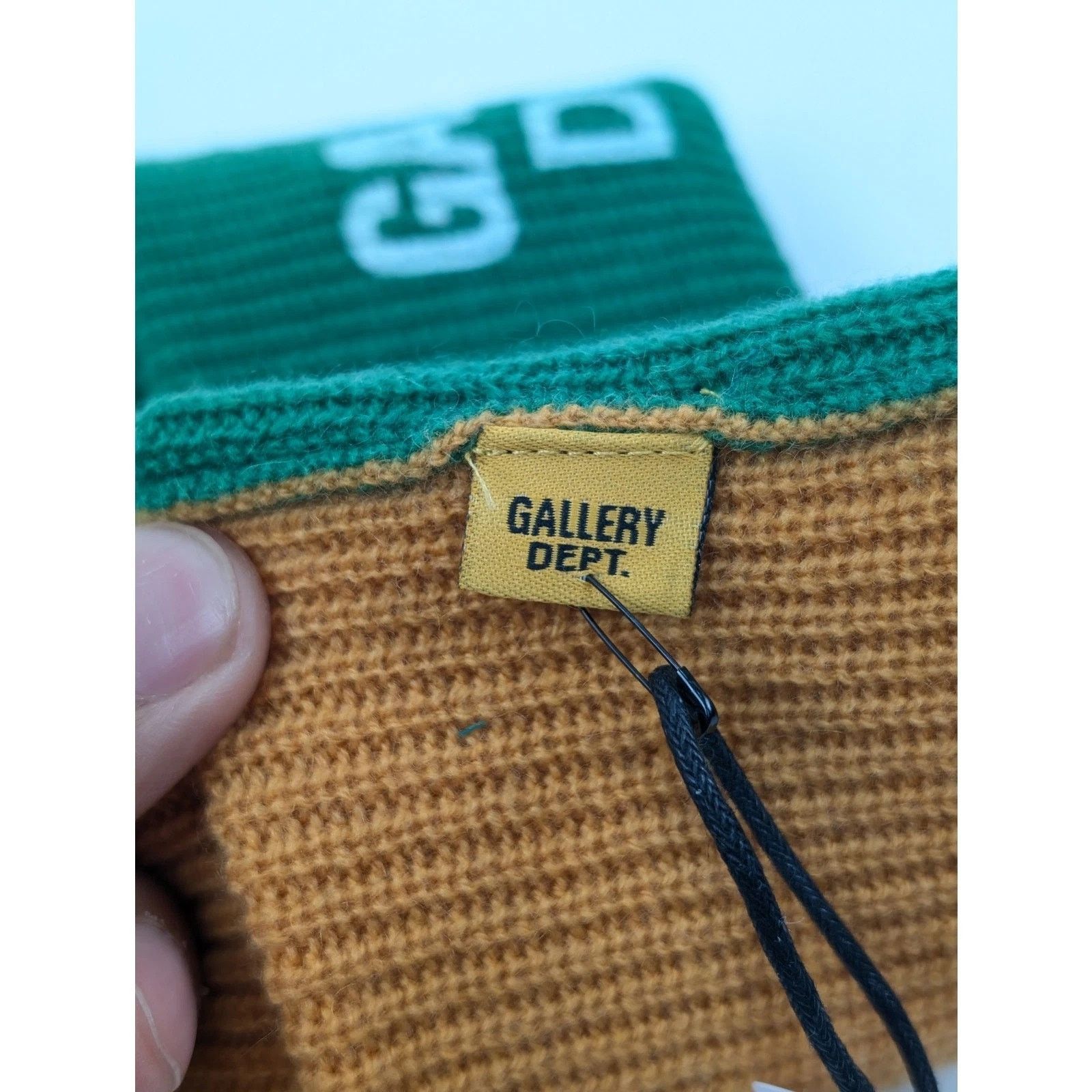 Gallery Dept. o1rshd1 Q:+207 / Size: OS / Beanie Cap / Hat in Green/Orange Size ONE SIZE - 10 Thumbnail