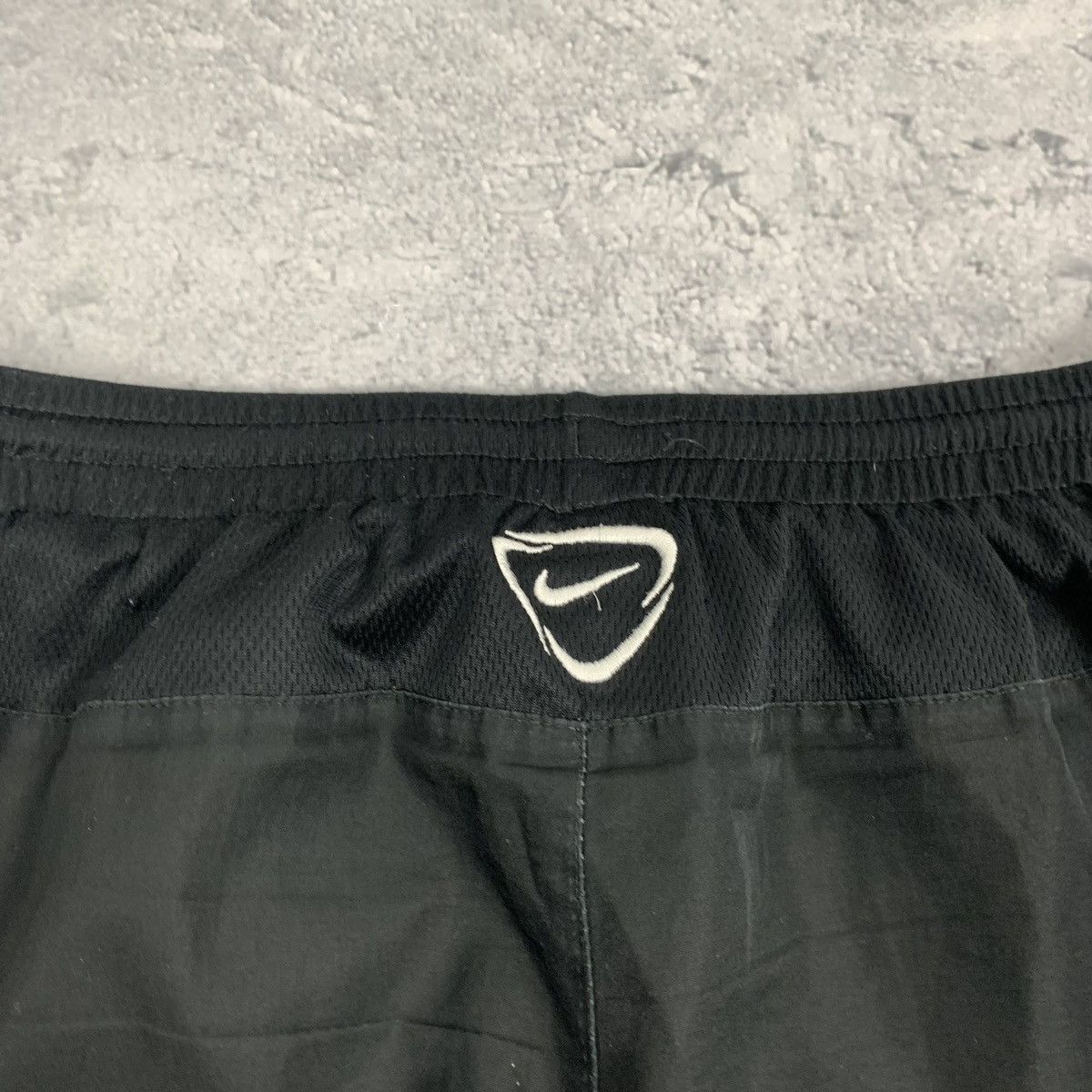 Nike Vintage Y2K Nike Nylon Sweatpants Black Joggers Swoosh Logo Size US 34 / EU 50 - 9 Thumbnail