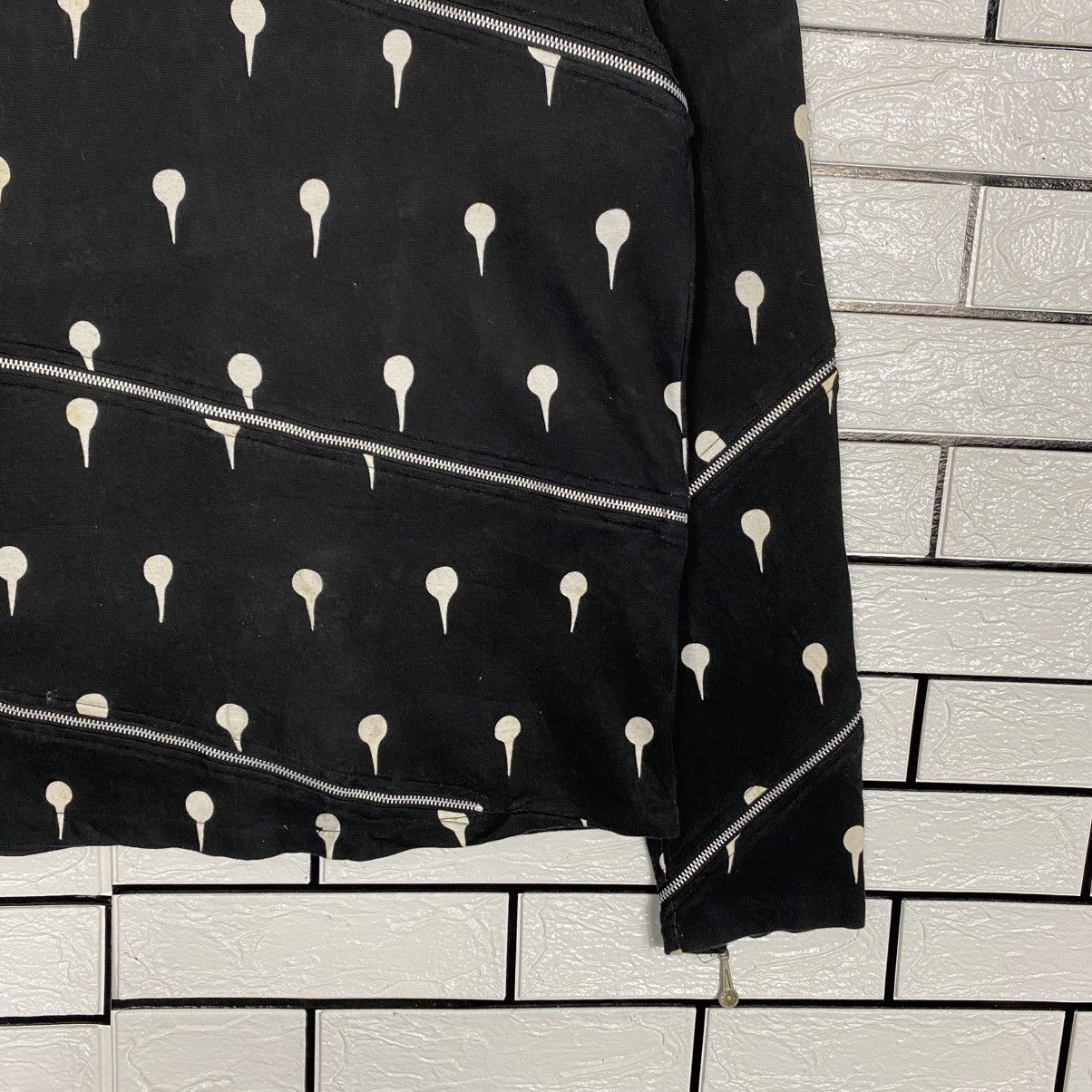 Japanese Brand 📌Sweatshirt Polkadot Design Hirohiko Araki Issey Miyake Size US M / EU 48-50 / 2 - 6 Thumbnail