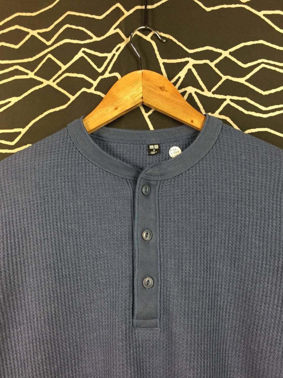 Uniqlo Uniqlo Thermal Waffle Henley Long Sleeve Tee Size M Size US M / EU 48-50 / 2 - 3 Thumbnail