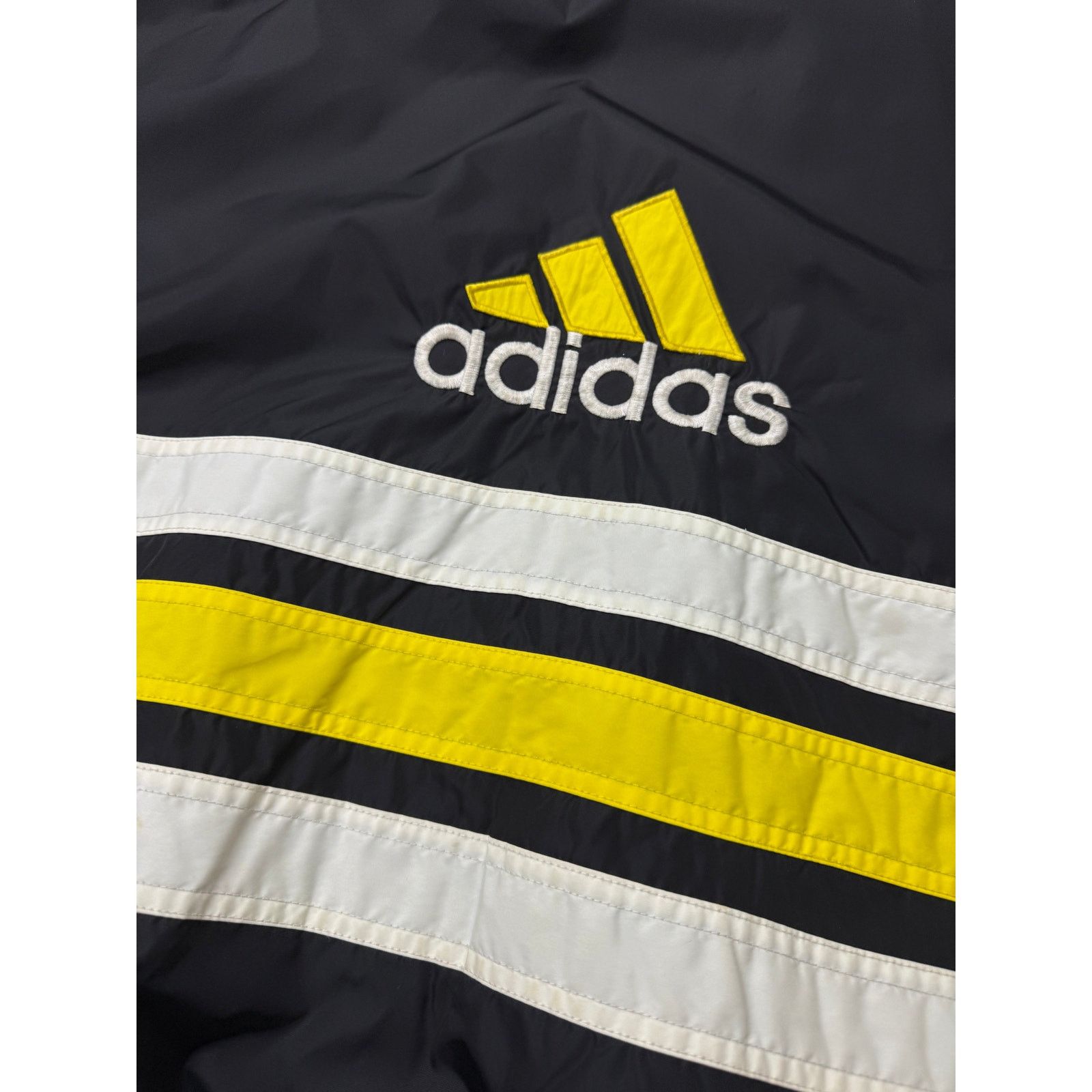Vintage Vintage 90s Adidas Embroidered Logo Insulated M Size US M / EU 48-50 / 2 - 8 Thumbnail