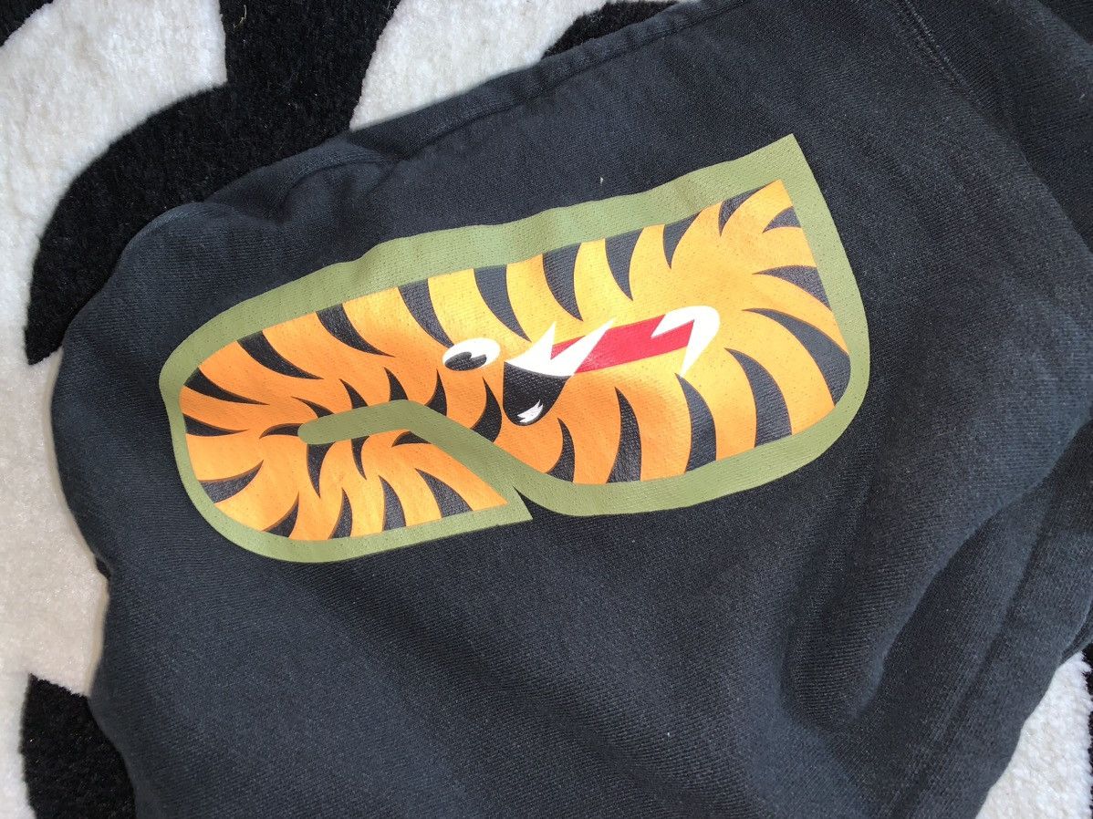 Bape Shark Pullover Hoodie Size US XL / EU 56 / 4 - 4 Thumbnail
