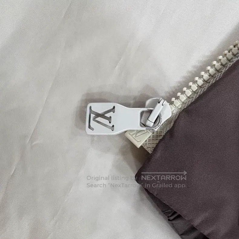 Louis Vuitton Louis Vuitton Coffee Logo print high-neck zip-up windproof Size US S / EU 44-46 / 1 - 6 Thumbnail
