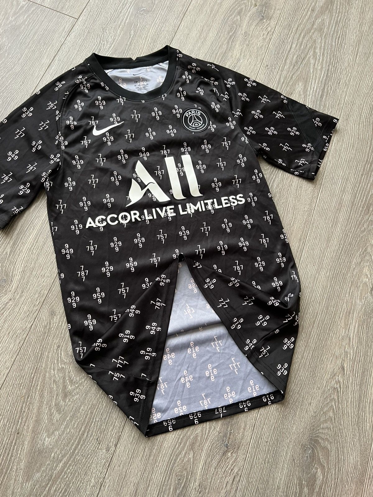 Nike Nike PSG Jersey Football Paris Saint Germain Size US XS / EU 42 / 0 - 7 Thumbnail