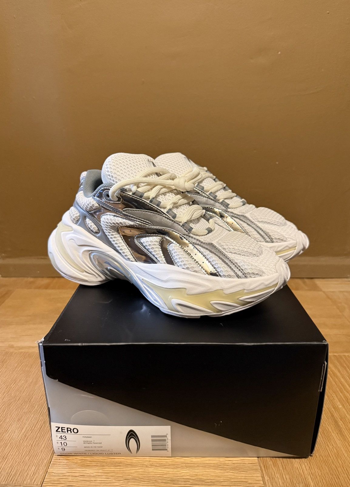 Various ASAP Bari Zero by Various - Snow White Size US 10 / EU 43 - 1 Thumbnail