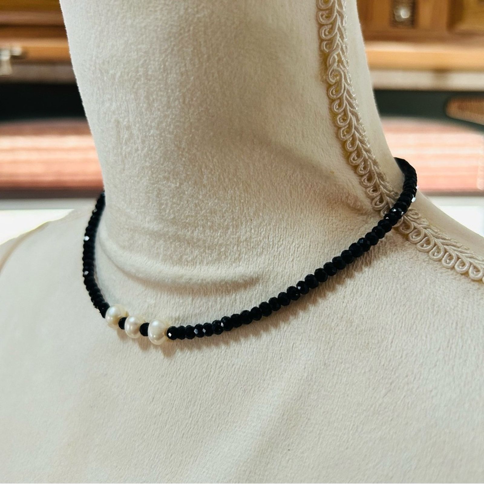 Handmade Handcrafted jet black rhondelle genuine pearl necklace Size ONE SIZE - 3 Thumbnail