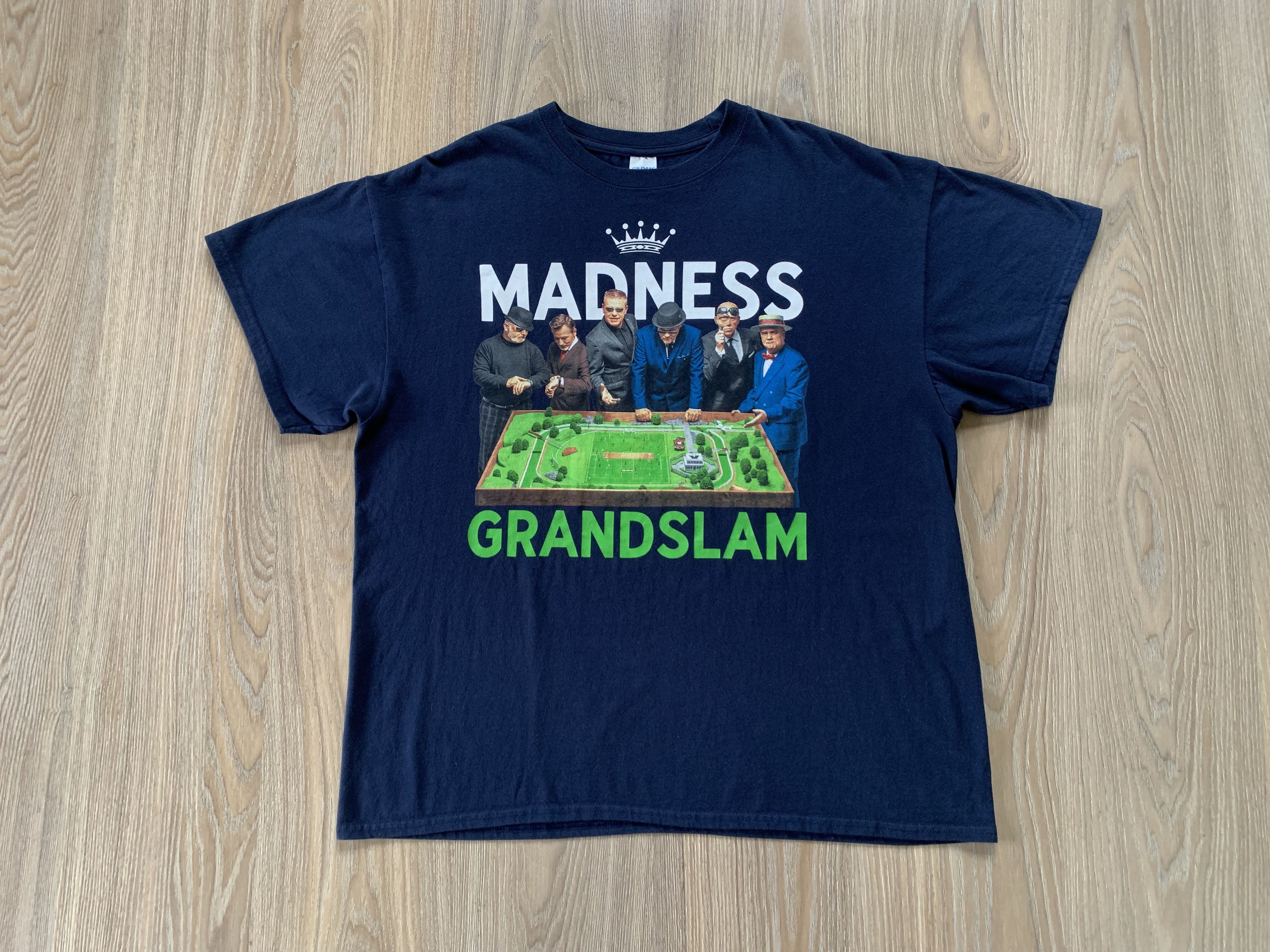 Band Tees × Gildan Rare Grandslam Madness Printed Tour T Shirt 2015 Size US XL / EU 56 / 4 - 2 Thumbnail
