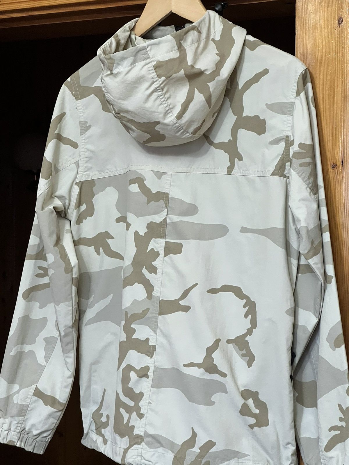 Carhartt × Carhartt Wip × Vintage Carhartt vintage camo anorak nylon jacket mens Size US S / EU 44-46 / 1 - 6 Thumbnail