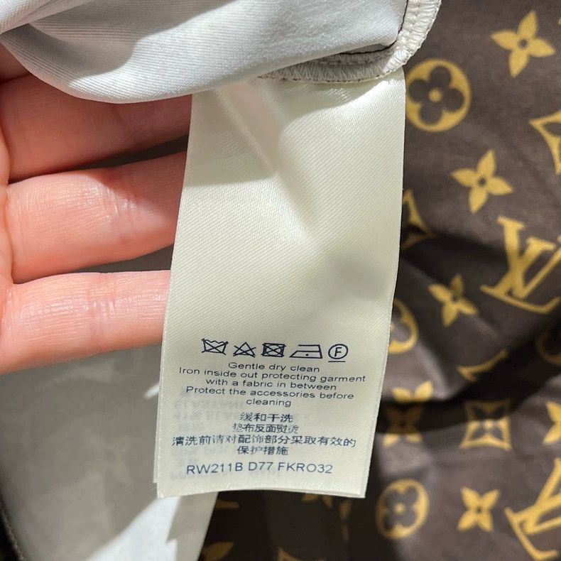 Louis Vuitton Louis Vuitton Brown presbyopic full logo long sleeve dress Size M / US 6-8 / IT 42-44 - 4 Thumbnail