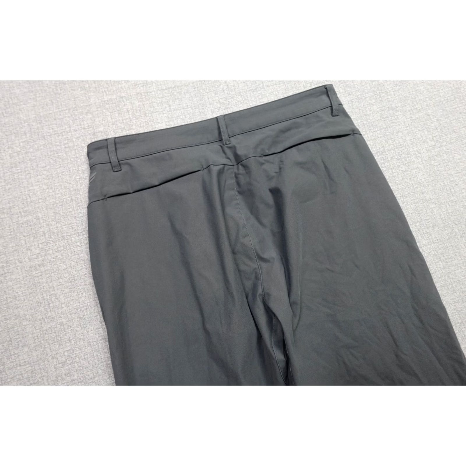Fabletics Fabletics Pants Mens 32 Chino Flat Front Gray Casual Travel Lightweight Polyester Blend Slas Pocket Regular Rise Mid regular Mens Size US 32 / EU 48 - 2 Thumbnail