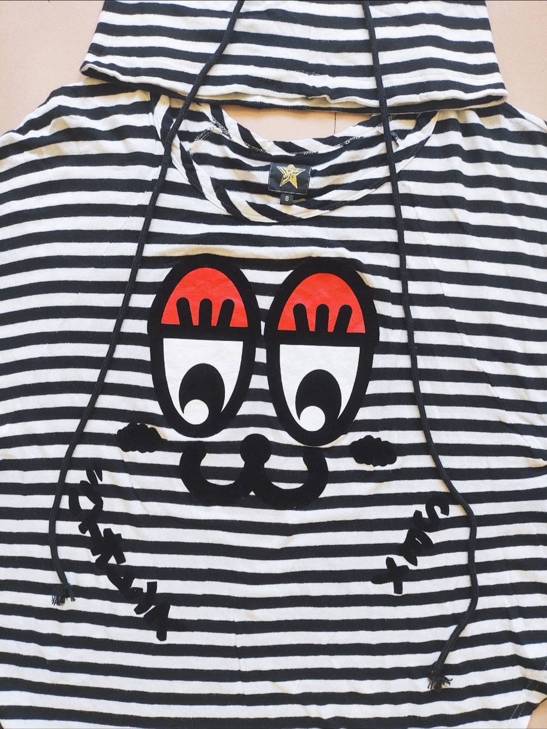 20471120 Hyoma Face Zebra Stripes Batman Sleeves Hoodie Size US S / EU 44-46 / 1 - 2 Thumbnail