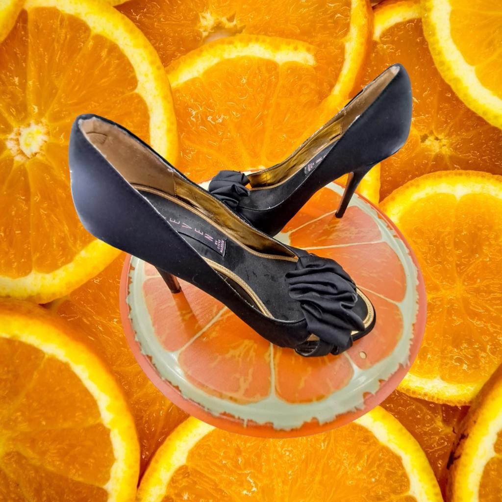 Steve Madden Steve Madden Dress Shoes with Black Ruffle on Front and Peep Size US 6 / IT 36 - 1 Thumbnail