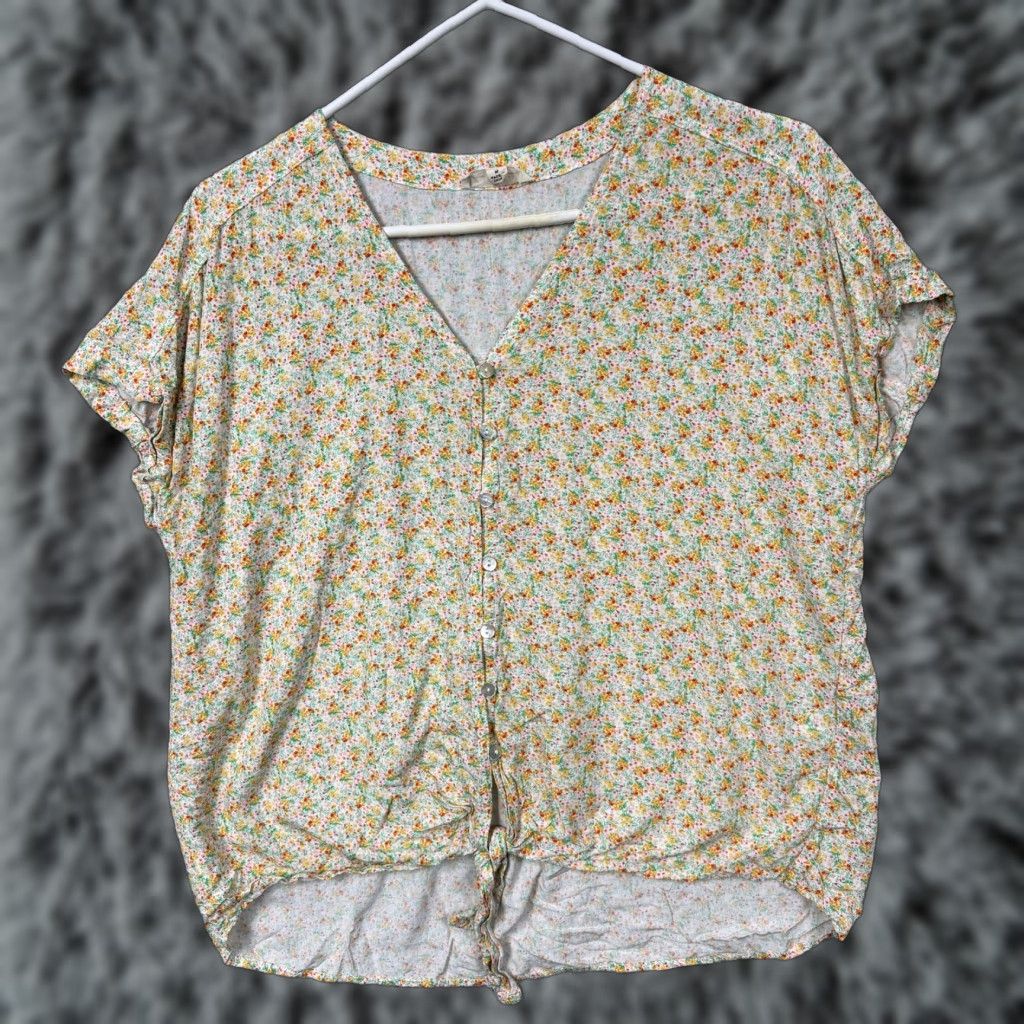 Vintage Jane and Delancey Blouse Women M Cream Floral Tie Hem V-Neck Boho Short Sleeve Shirt Casual Knit Rayon Summer Size M / US 6-8 / IT 42-44 - 1 Thumbnail