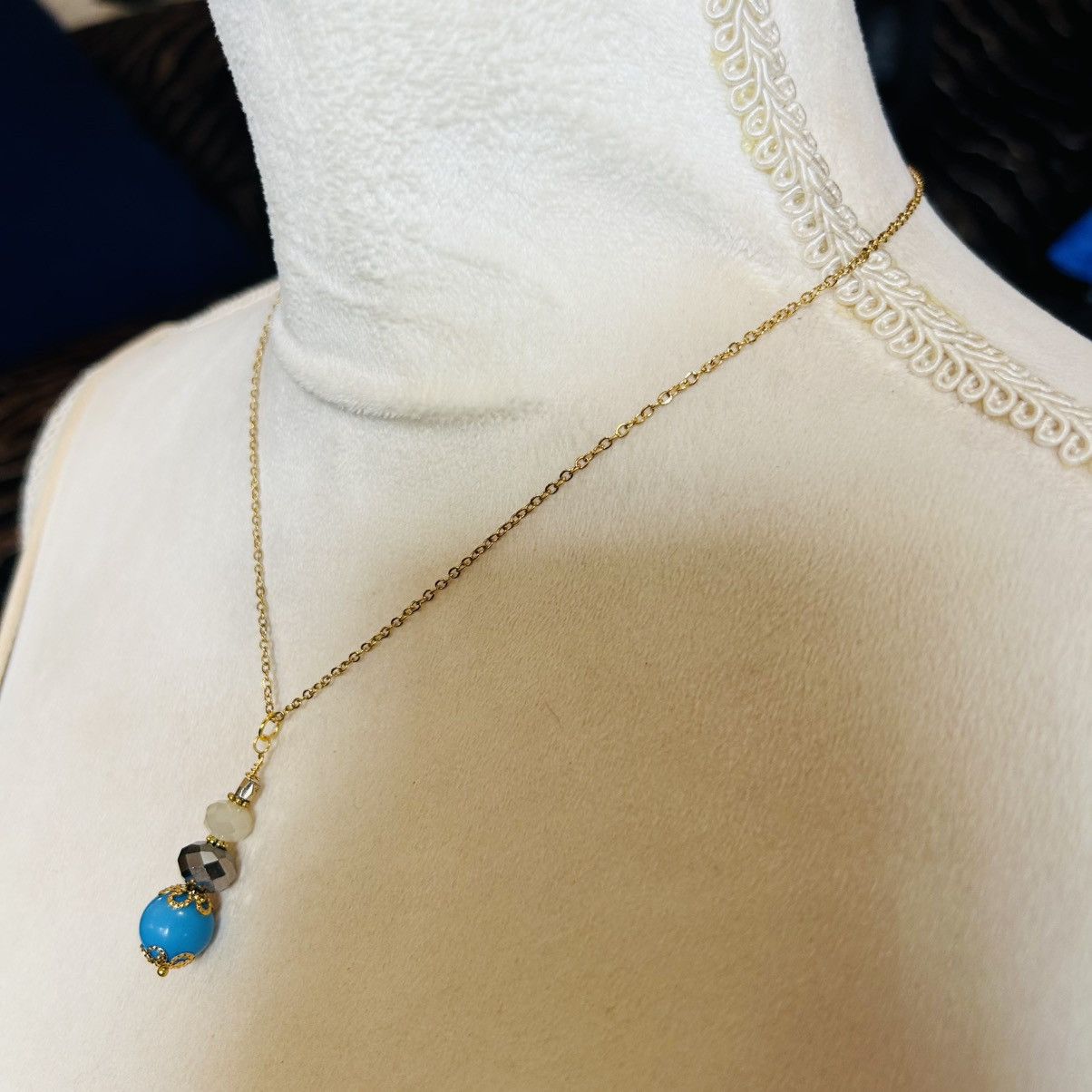 Handmade Handcrafted vintage bead crystal drop pendant necklace Size ONE SIZE - 4 Thumbnail