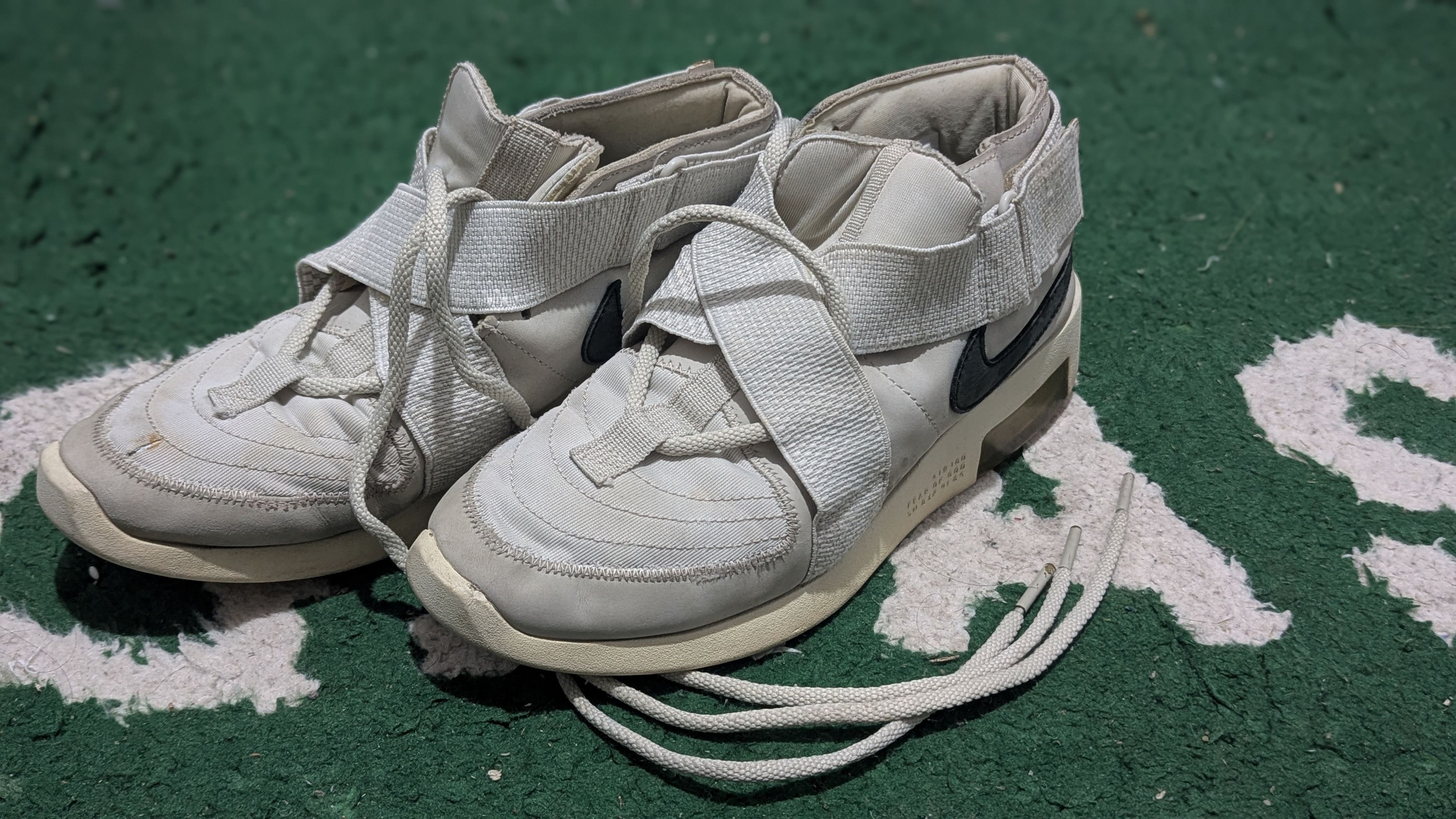 Fear of God × Nike Nike x Fear of God Raid Light Bone Size US 7 / EU 40 - 2 Thumbnail