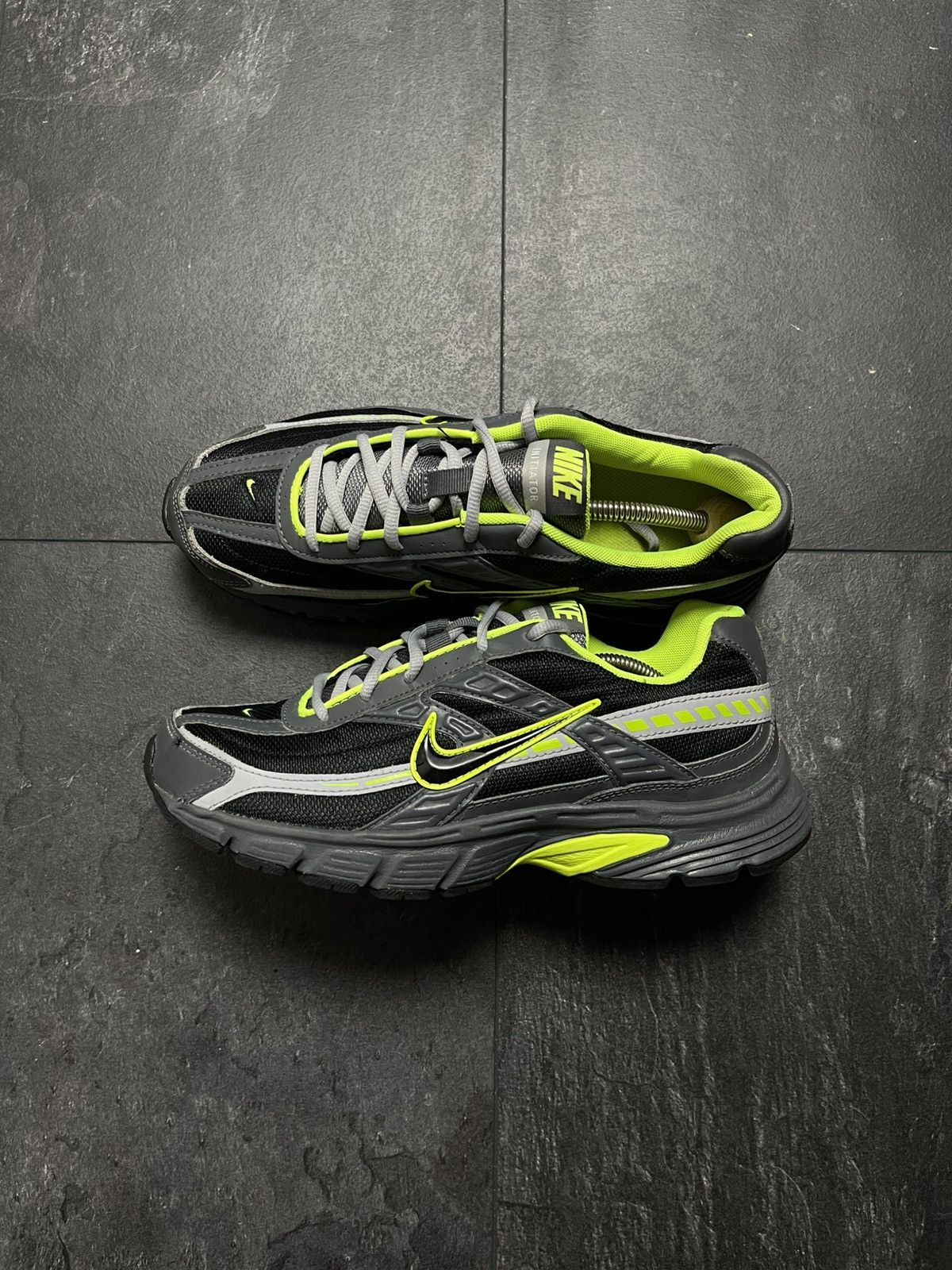 Nike Nike Initiator Black Dark Grey Volt Neon Green Size US 8.5 / EU 41-42 - 7 Thumbnail