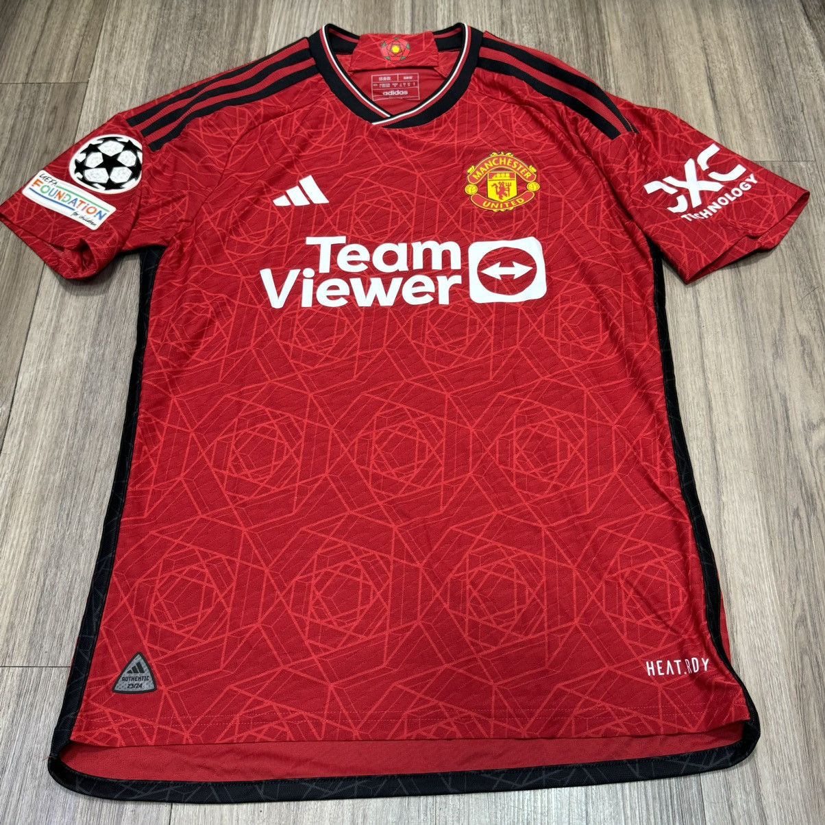 Manchester united 23/24 C/L player issue shirt #6 Martinez