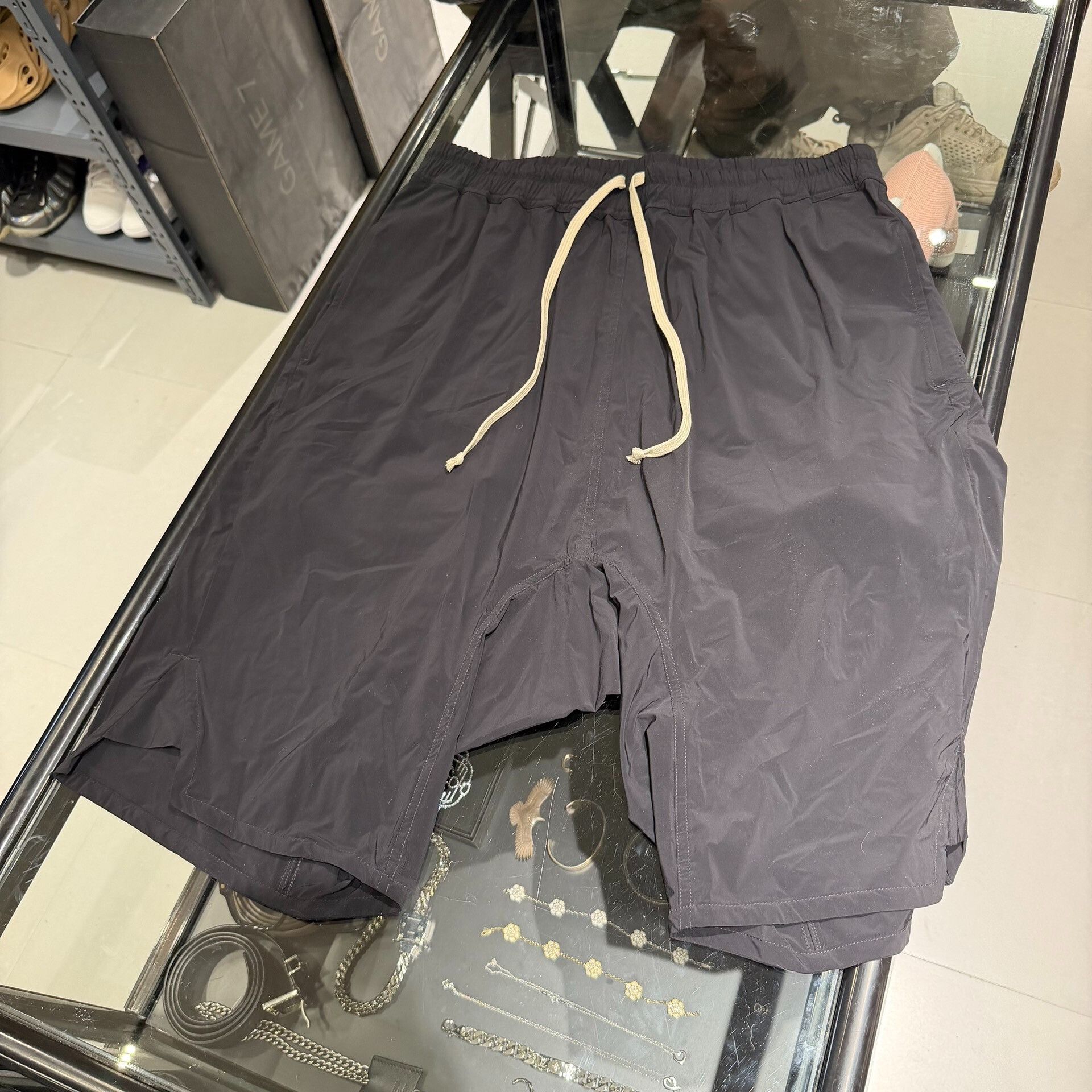 Rick Owens RICK OWENS Black Drawstring Shorts Size US 26 / EU 42 - 1 Thumbnail