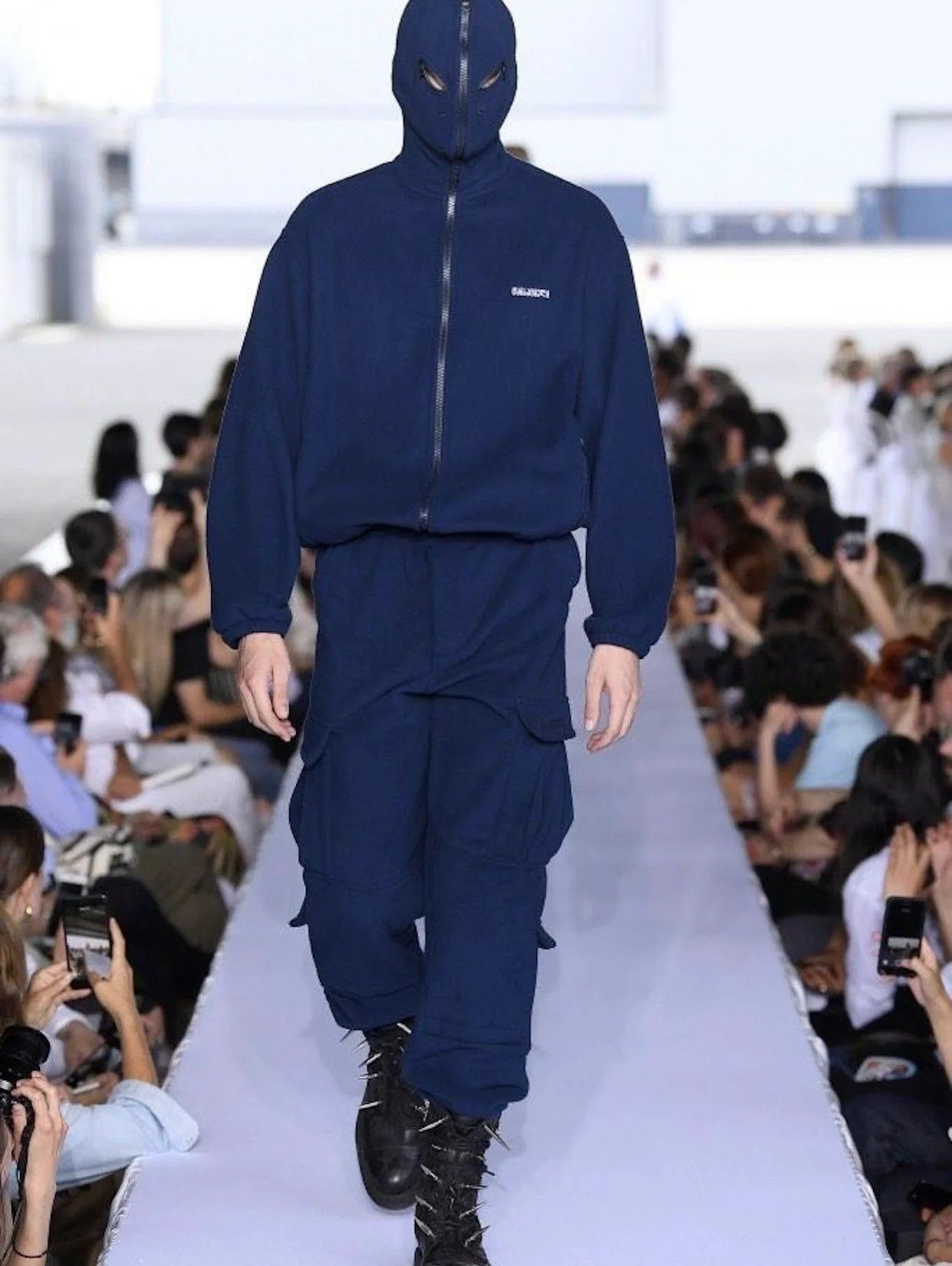 Vetements Vetements SS18 Zurich zip up hoodie | Grailed