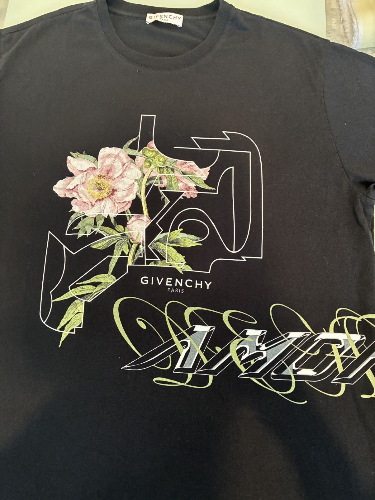 Givenchy Givenchy T Shirt Size US M / EU 48-50 / 2 - 3 Thumbnail